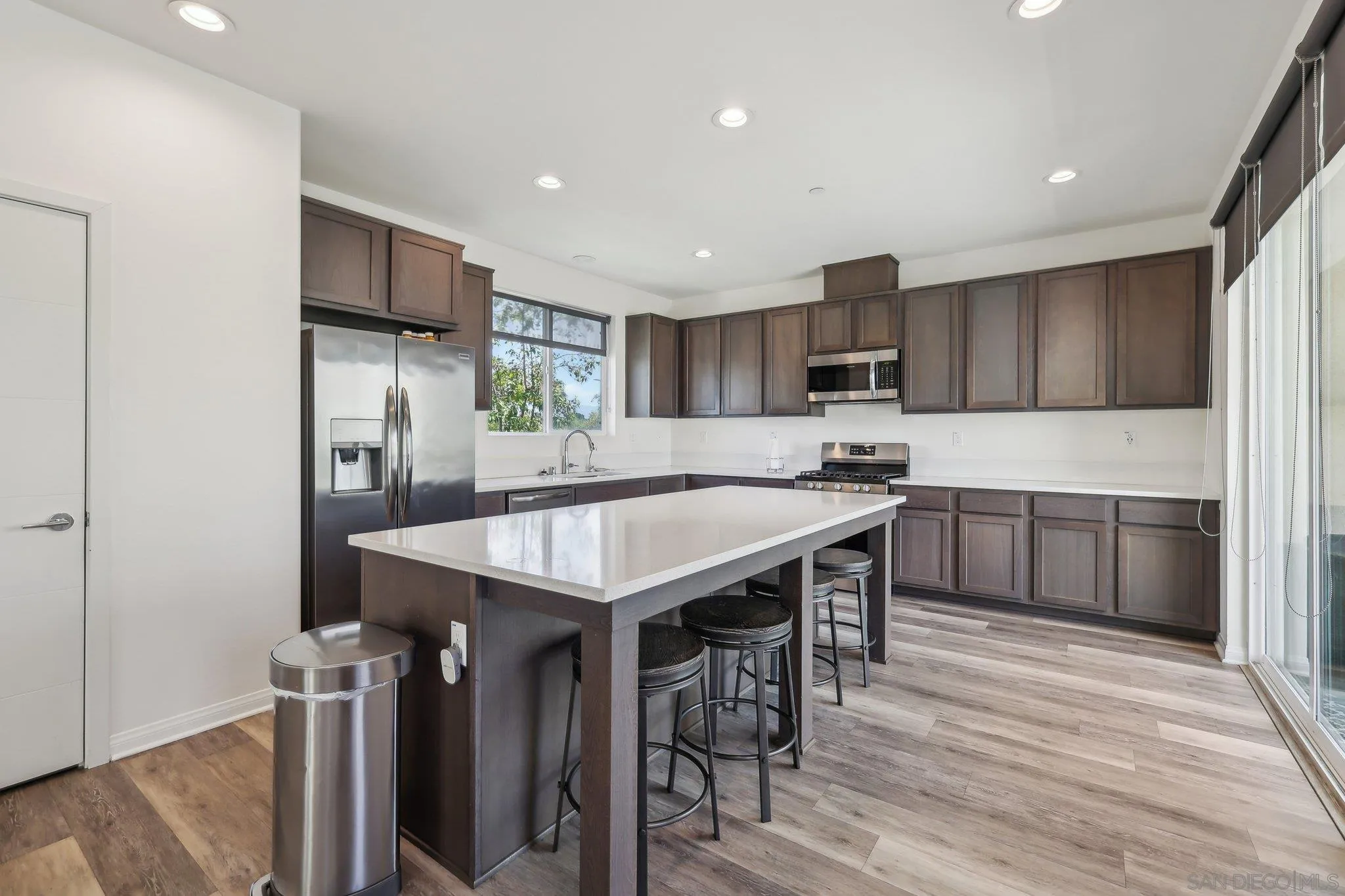 Photo #2: 250027138 Listing 
