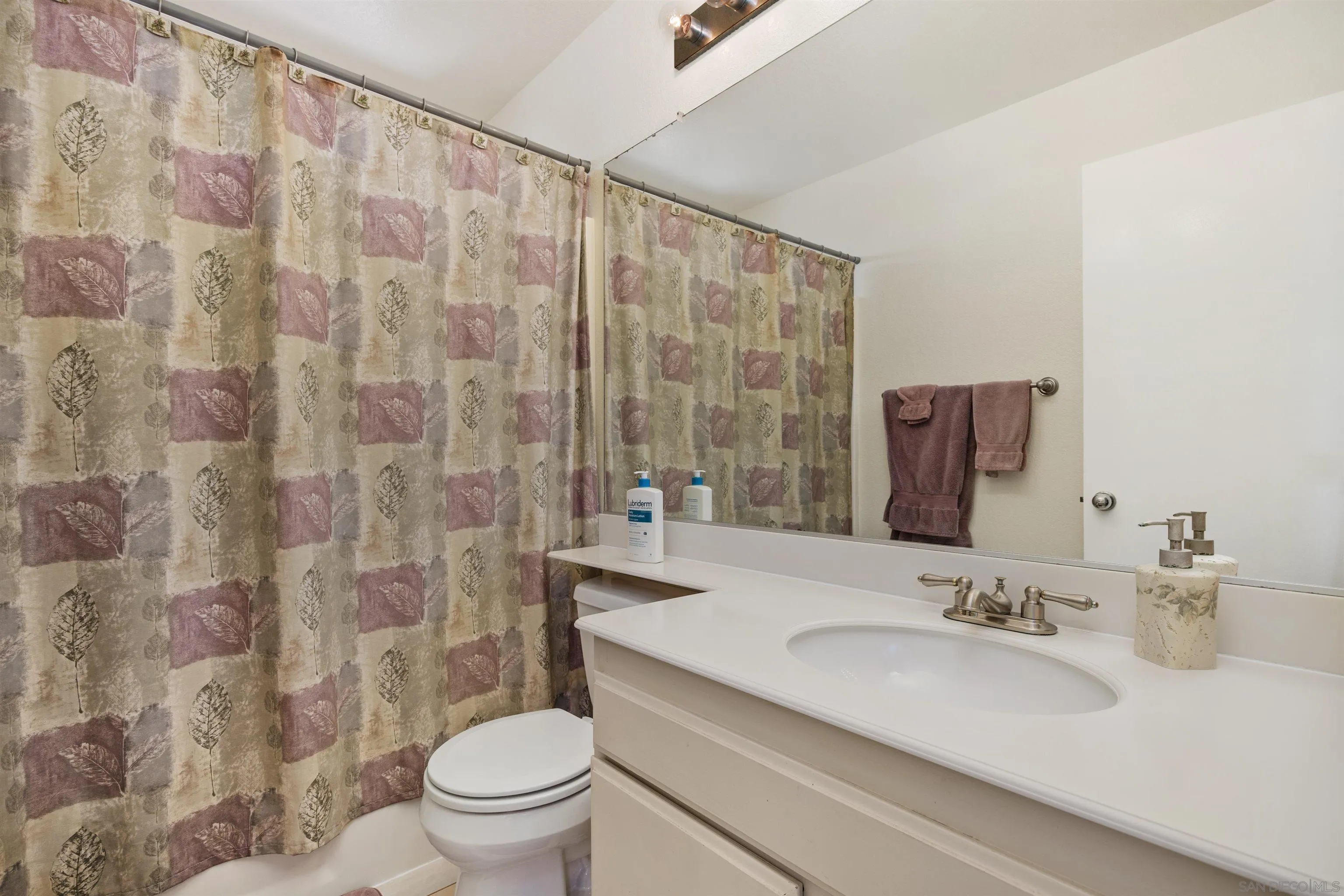 https://cdn.realtyfeed.com/cdn/127/250027169/df41c77235f9030a2e748e82e1e3bcfd.webp
