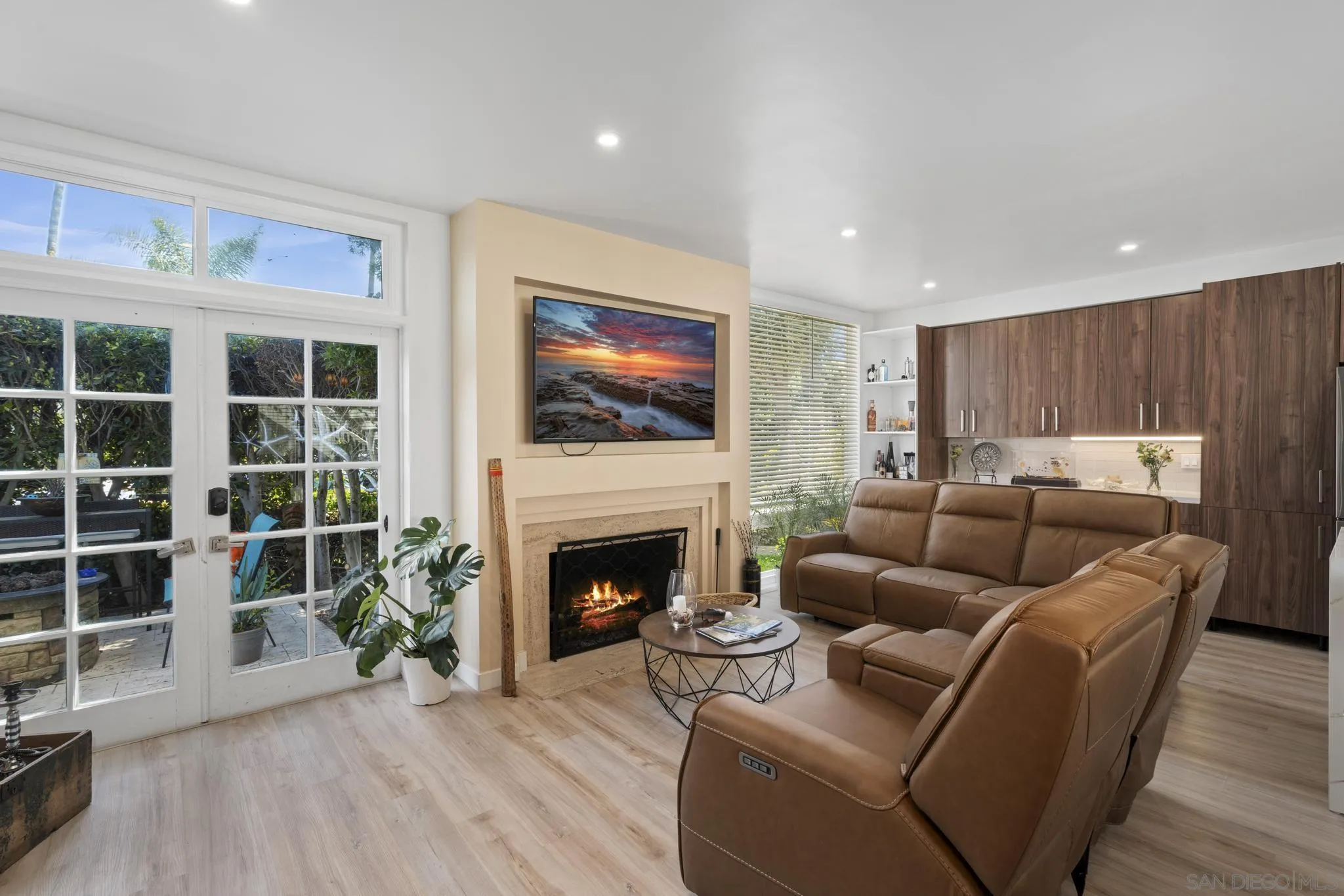 https://cdn.realtyfeed.com/cdn/127/250027174/1191b3f2746fd99a9cad1b5ec4aea158.webp