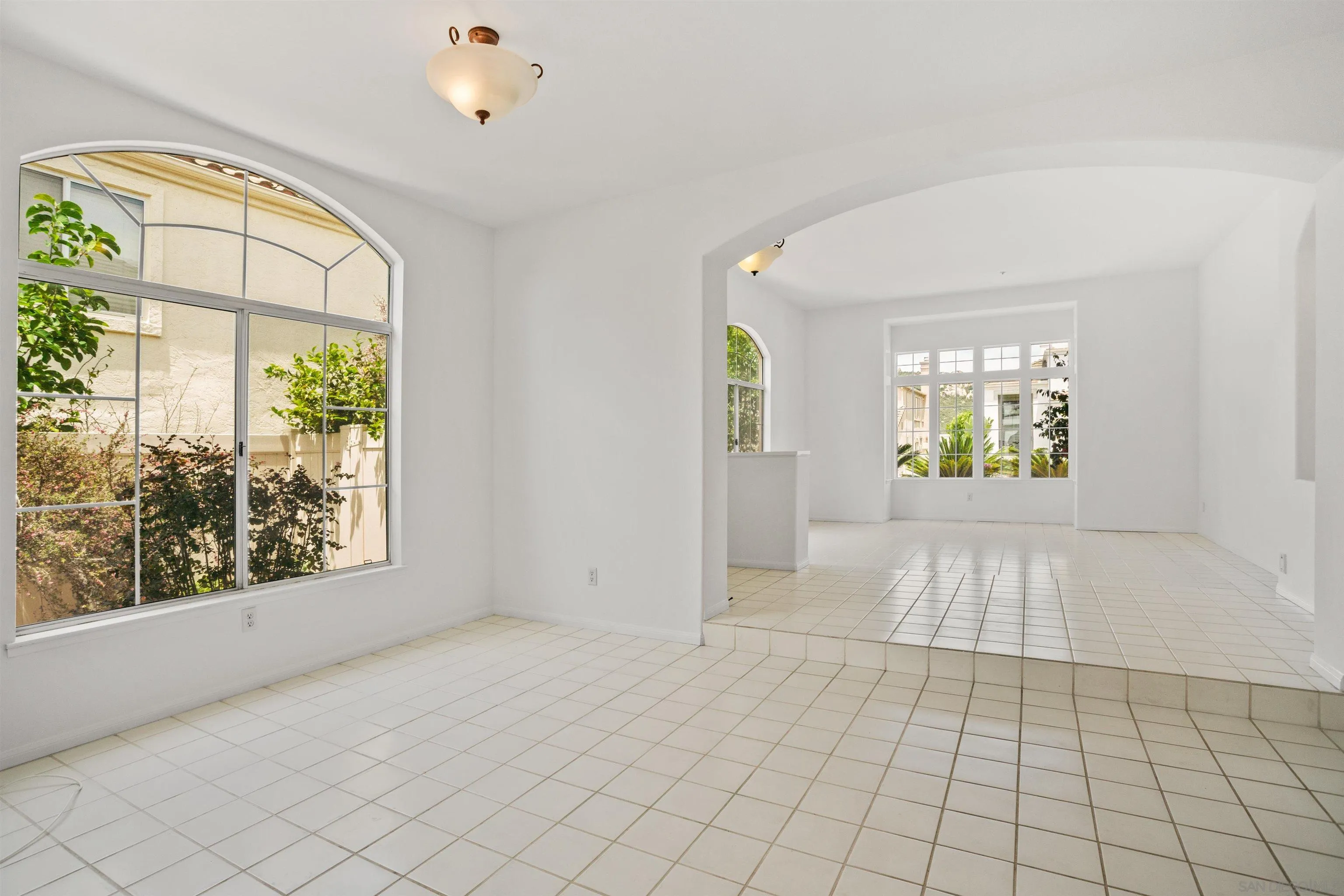 https://cdn.realtyfeed.com/cdn/127/250027201/1b5ddce12f1576e5d41428022d7fc7ca.webp