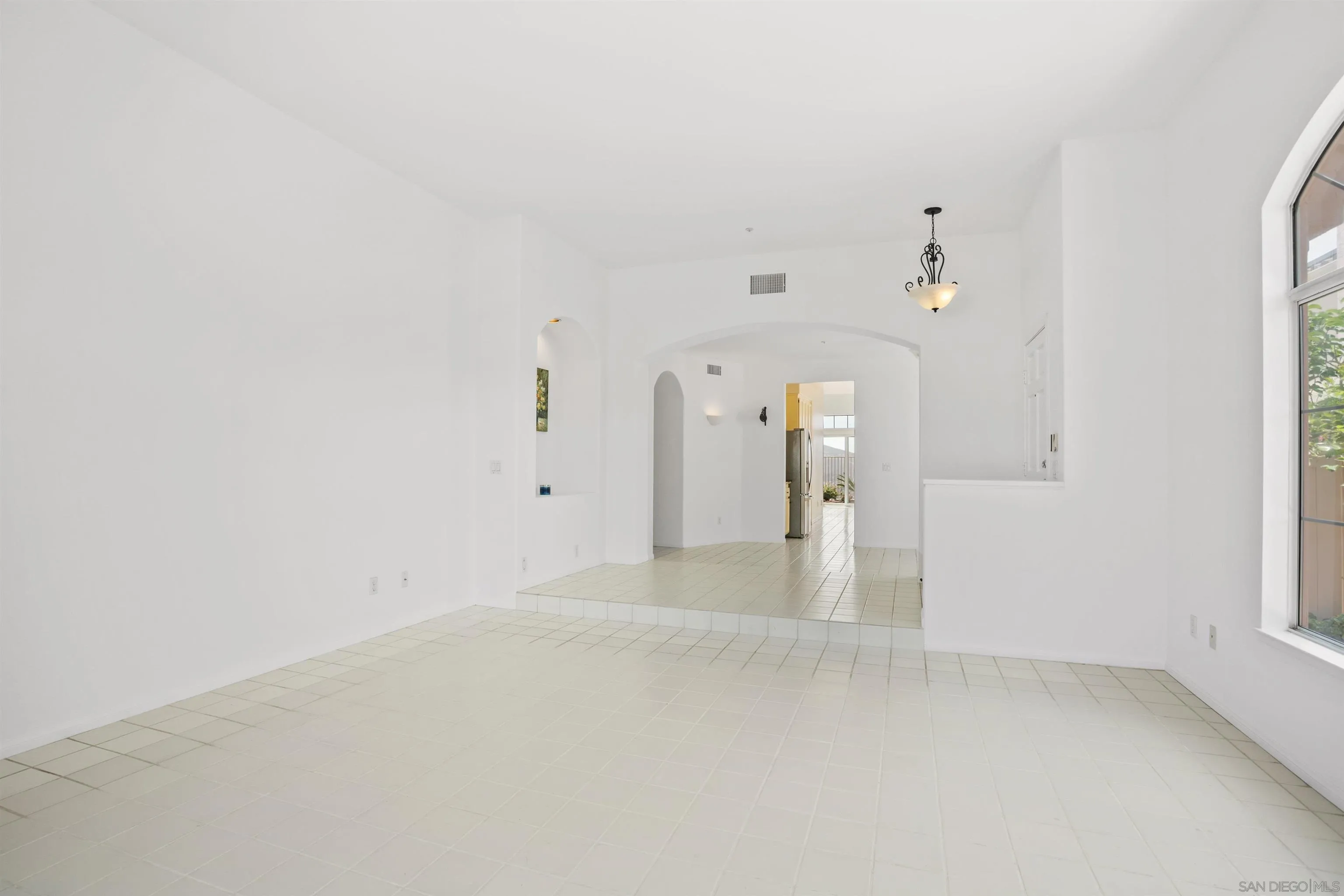 https://cdn.realtyfeed.com/cdn/127/250027201/444ea13692388c840de315df51801525.webp
