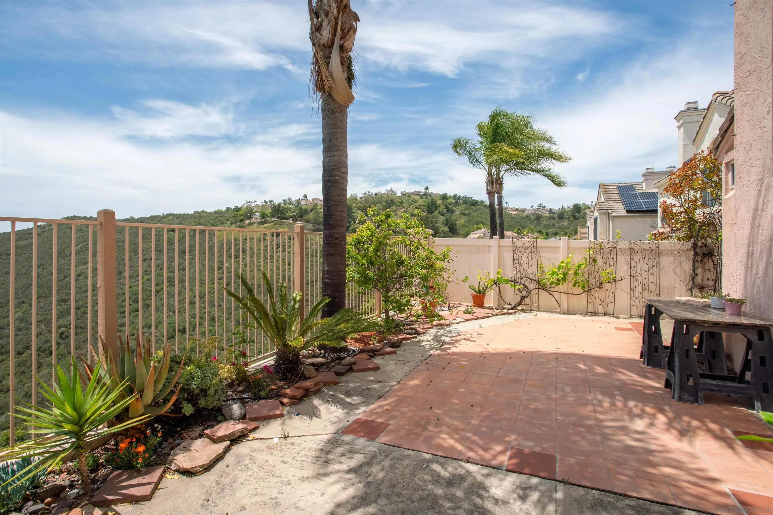 https://cdn.realtyfeed.com/cdn/127/250027201/61b6e5bee6ba3f1932d56414c227519f.webp