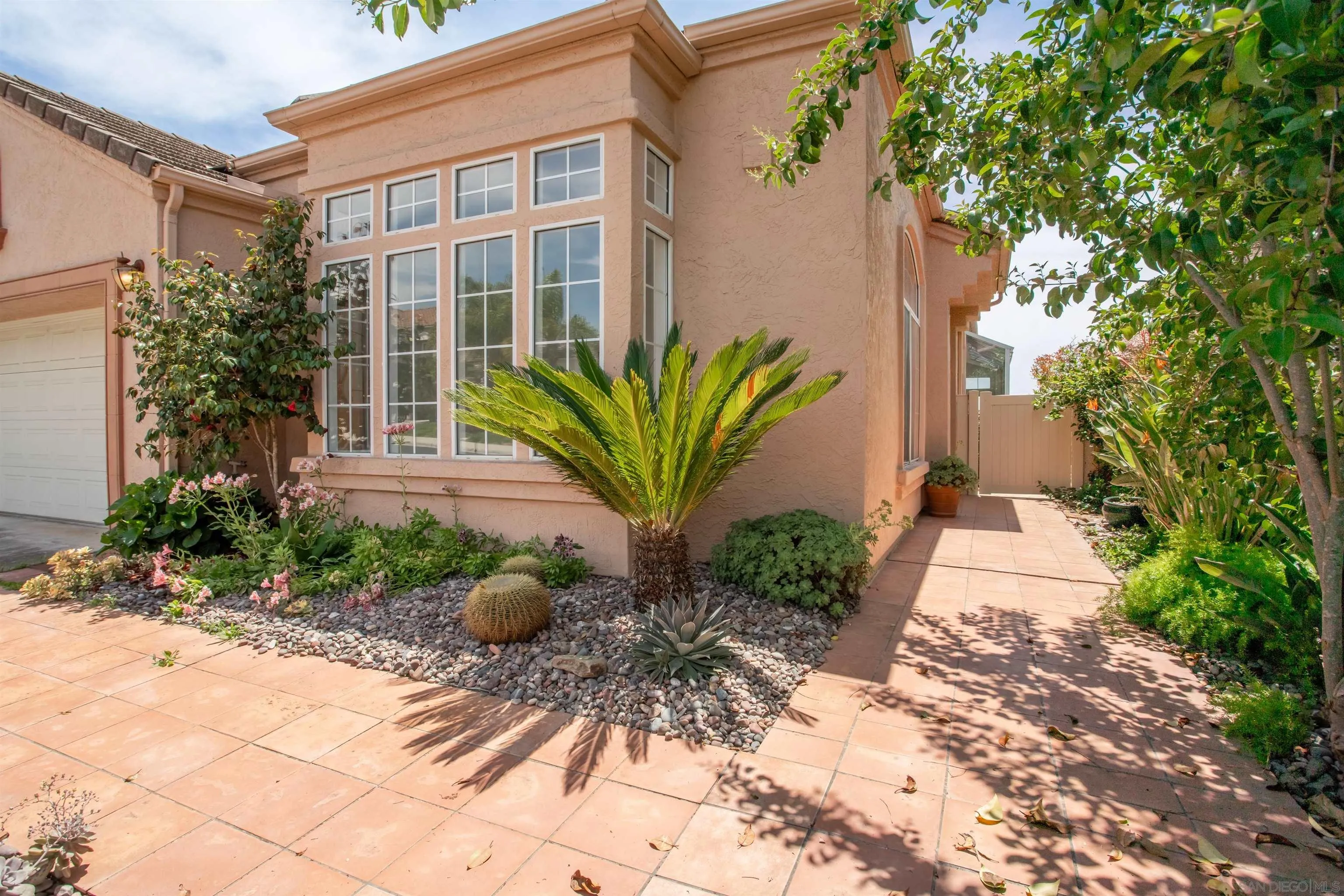 https://cdn.realtyfeed.com/cdn/127/250027201/7eab3c55c2dad513c33247a69cfa1369.webp