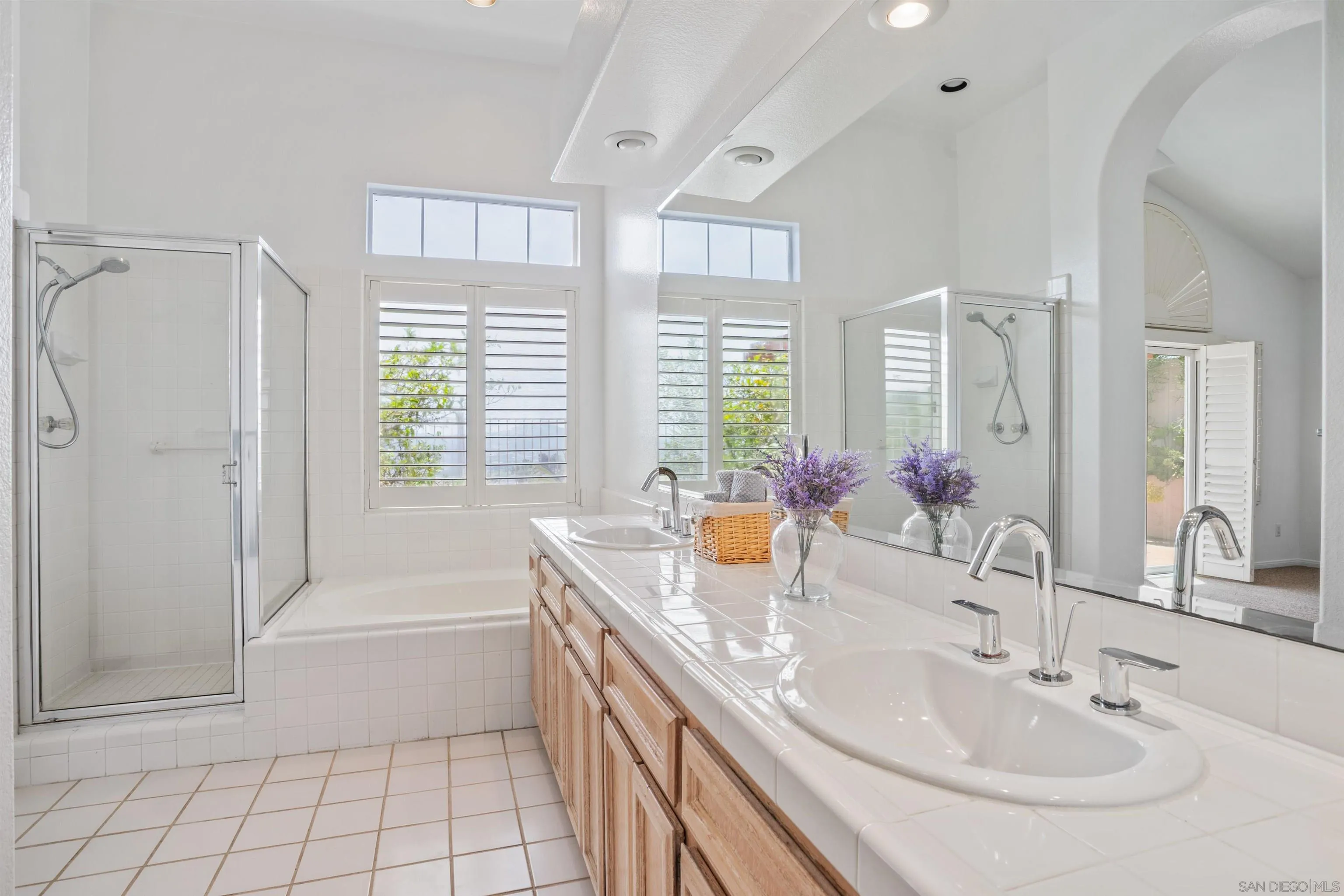 https://cdn.realtyfeed.com/cdn/127/250027201/8993cbf22cfae830d0af53e36fbdcfbf.webp