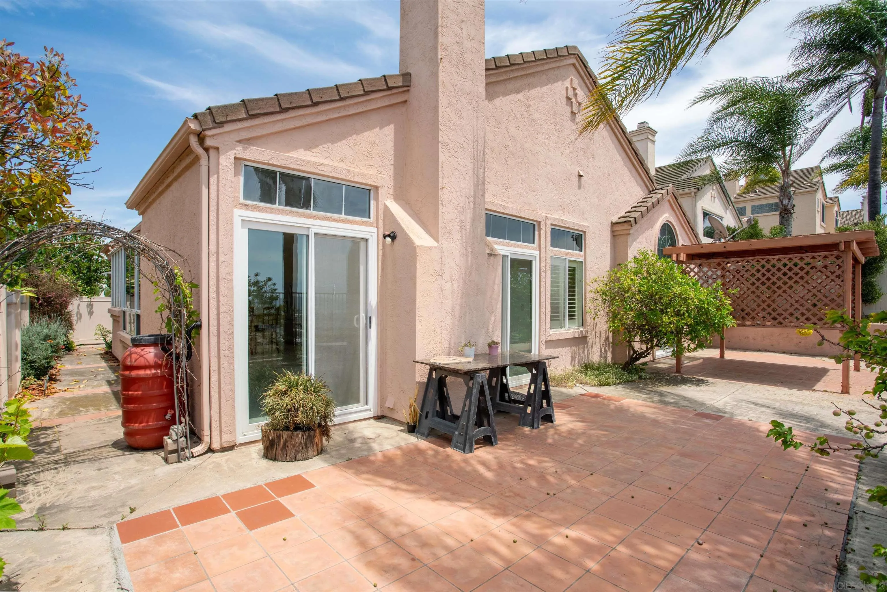 https://cdn.realtyfeed.com/cdn/127/250027201/933b0e9bb4b870a150a221017affff79.webp