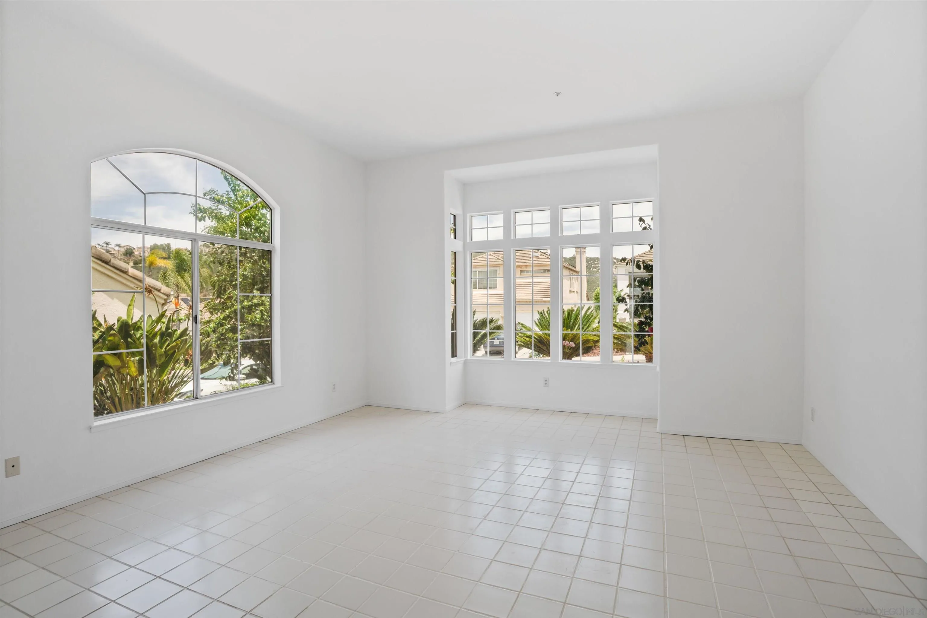 https://cdn.realtyfeed.com/cdn/127/250027201/b0631a8900efa52d95be407cb22129ef.webp