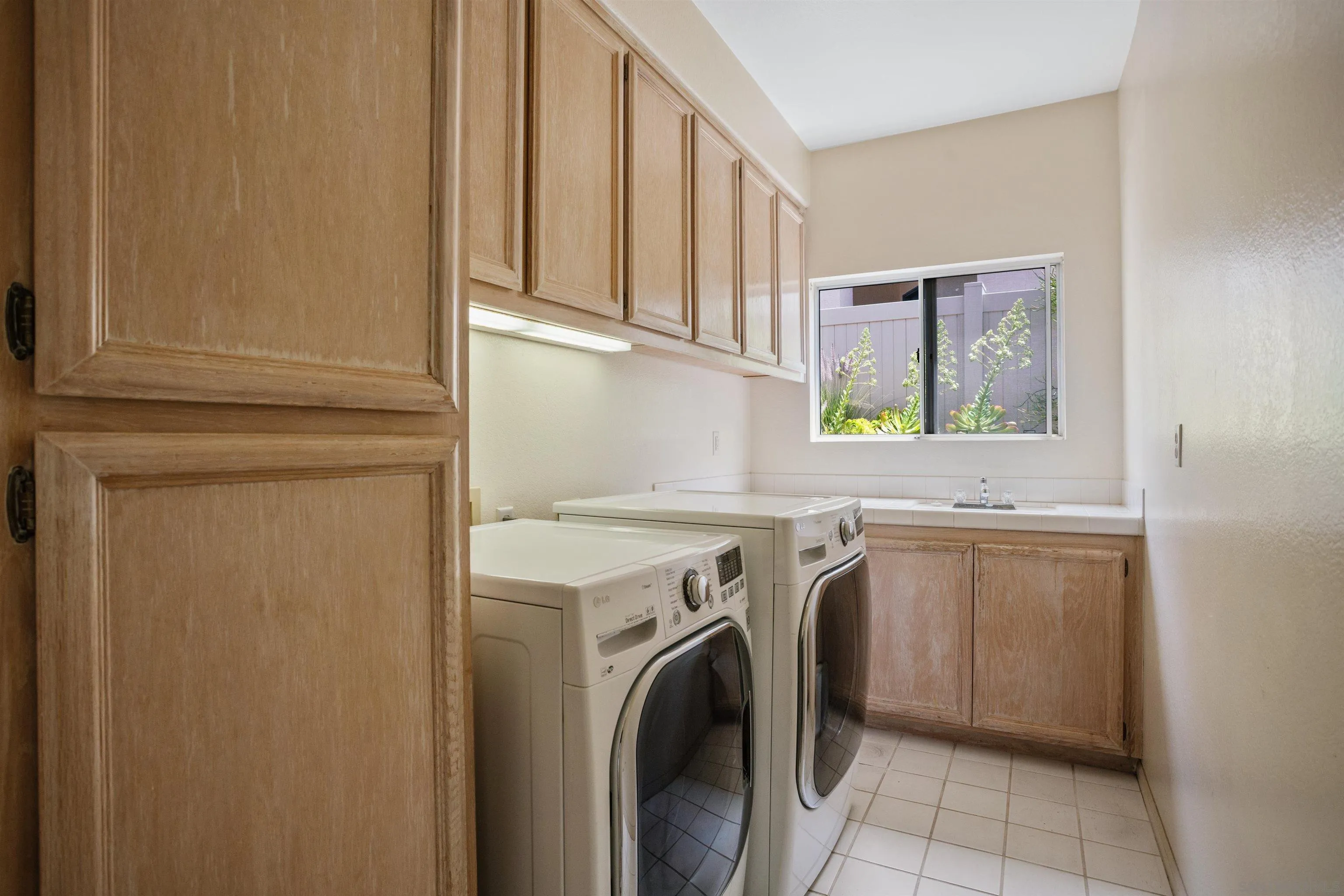 https://cdn.realtyfeed.com/cdn/127/250027201/eb525b6534a3f68e1bd0a4352279346d.webp