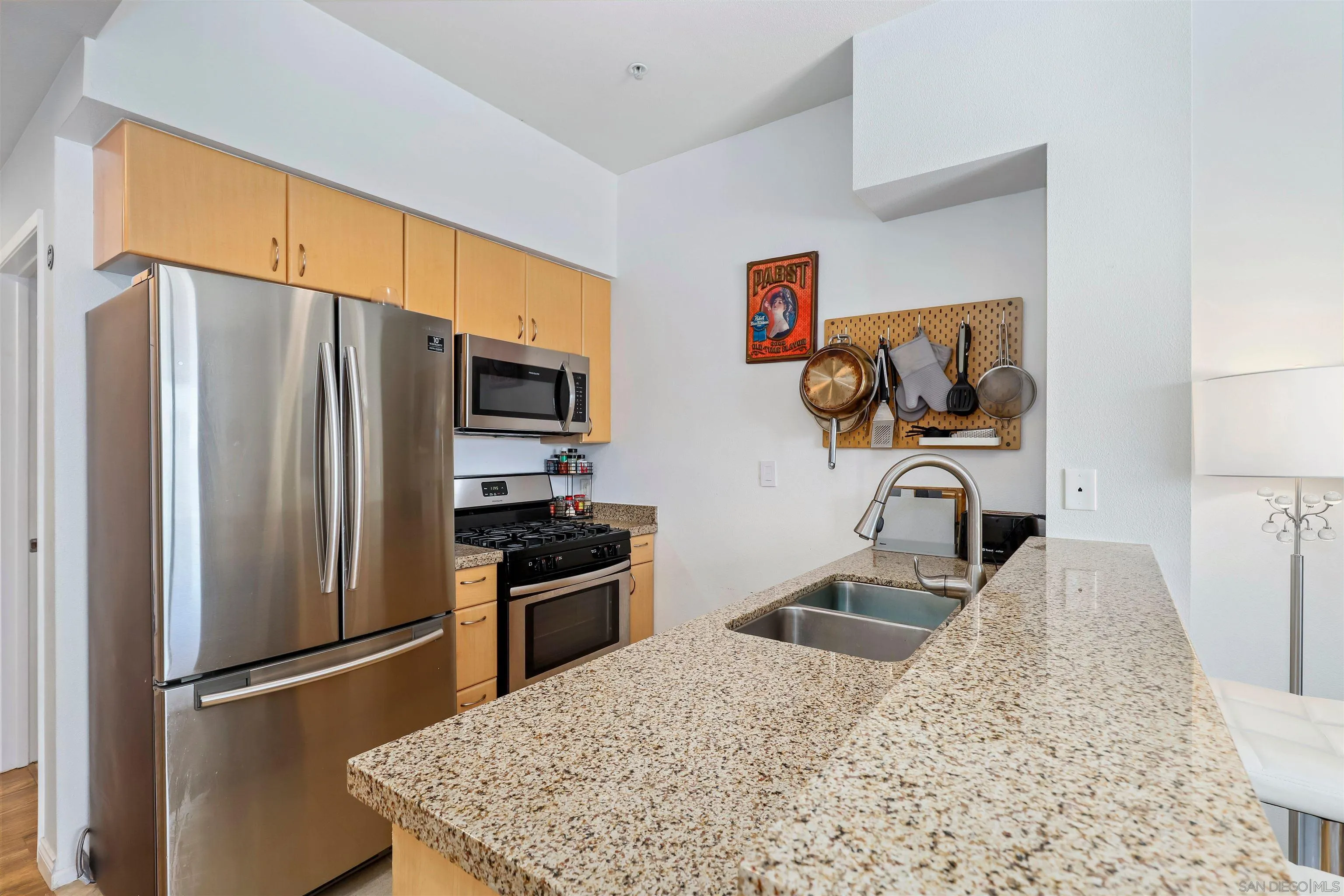 Photo #5: 250027310 Listing 