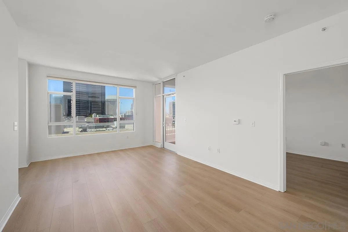 Photo #3: 250027318 Listing 