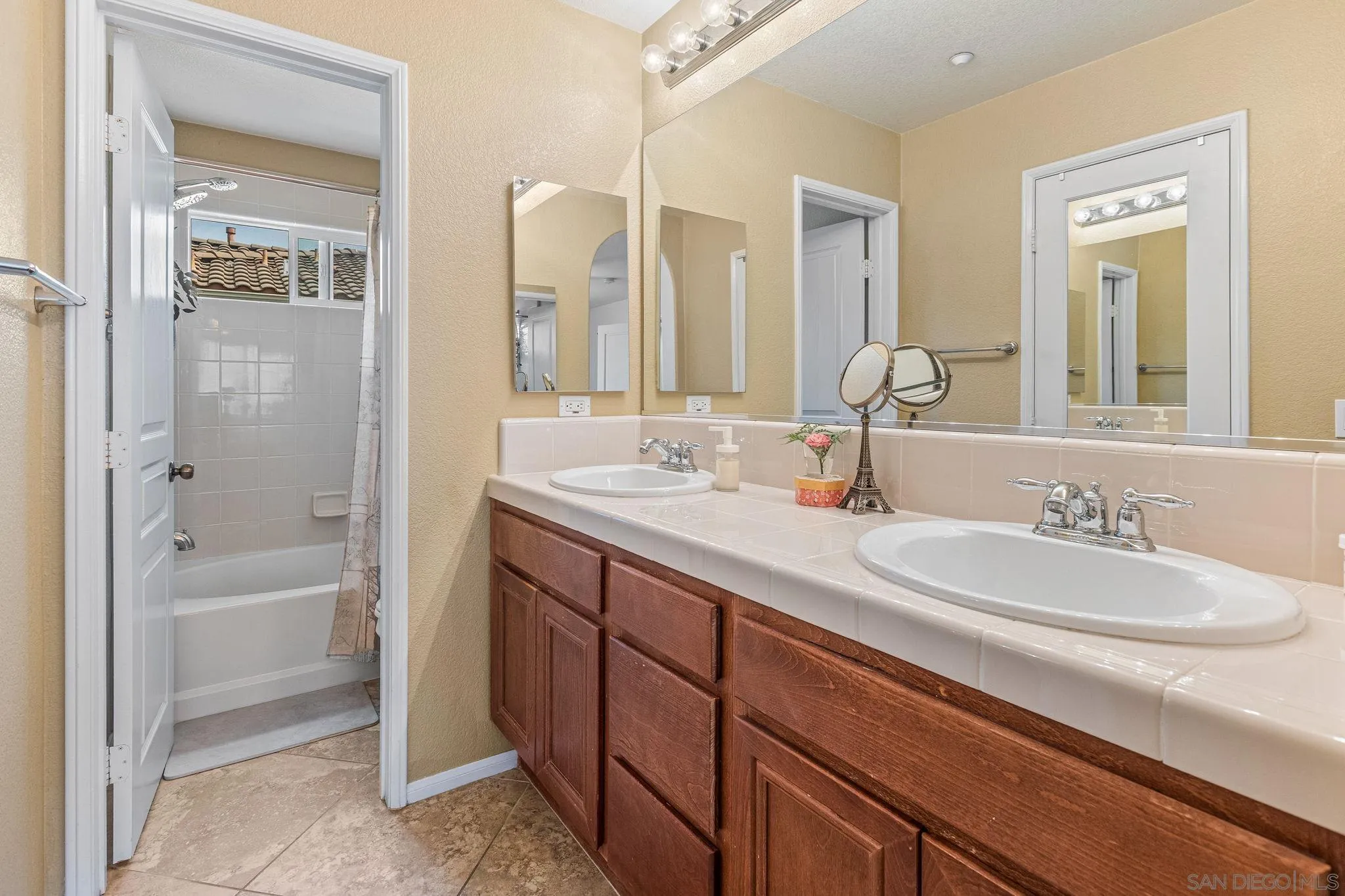 Photo #15: 250027336 Listing: Photo #15
