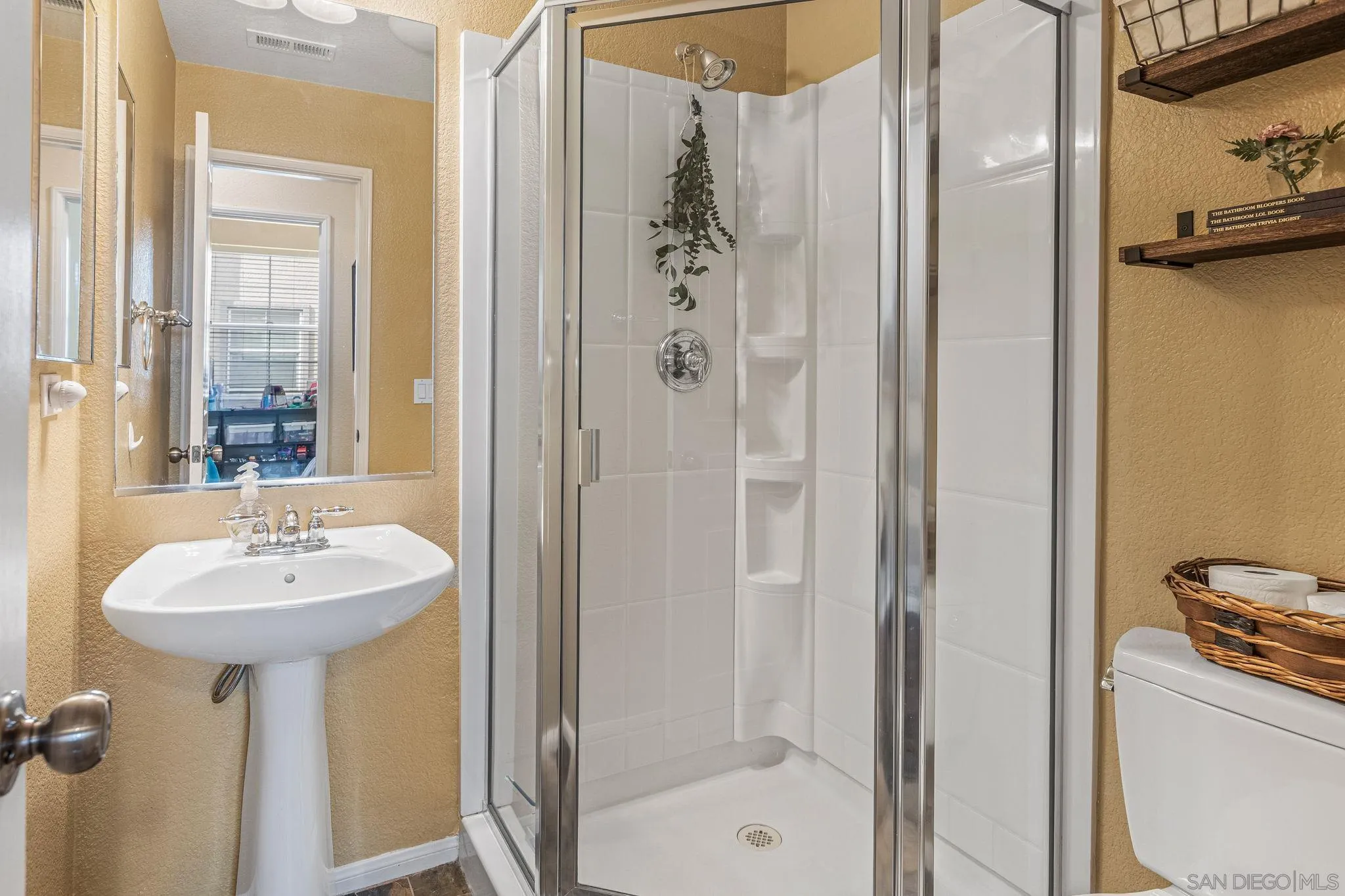 Photo #19: 250027336 Listing: Photo #19