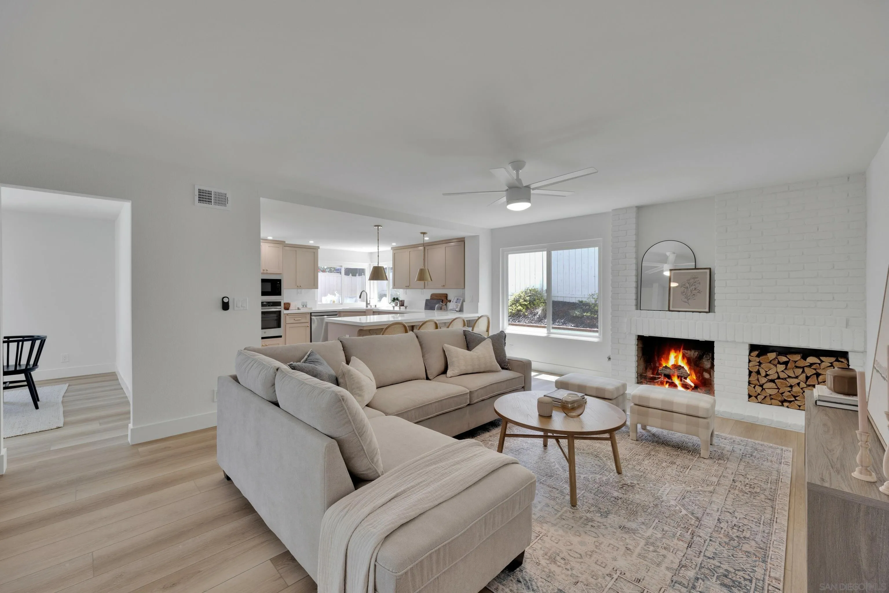 https://cdn.realtyfeed.com/cdn/127/250027368/3b6094c23c99a7602f936d9f7c8c9f65.webp
