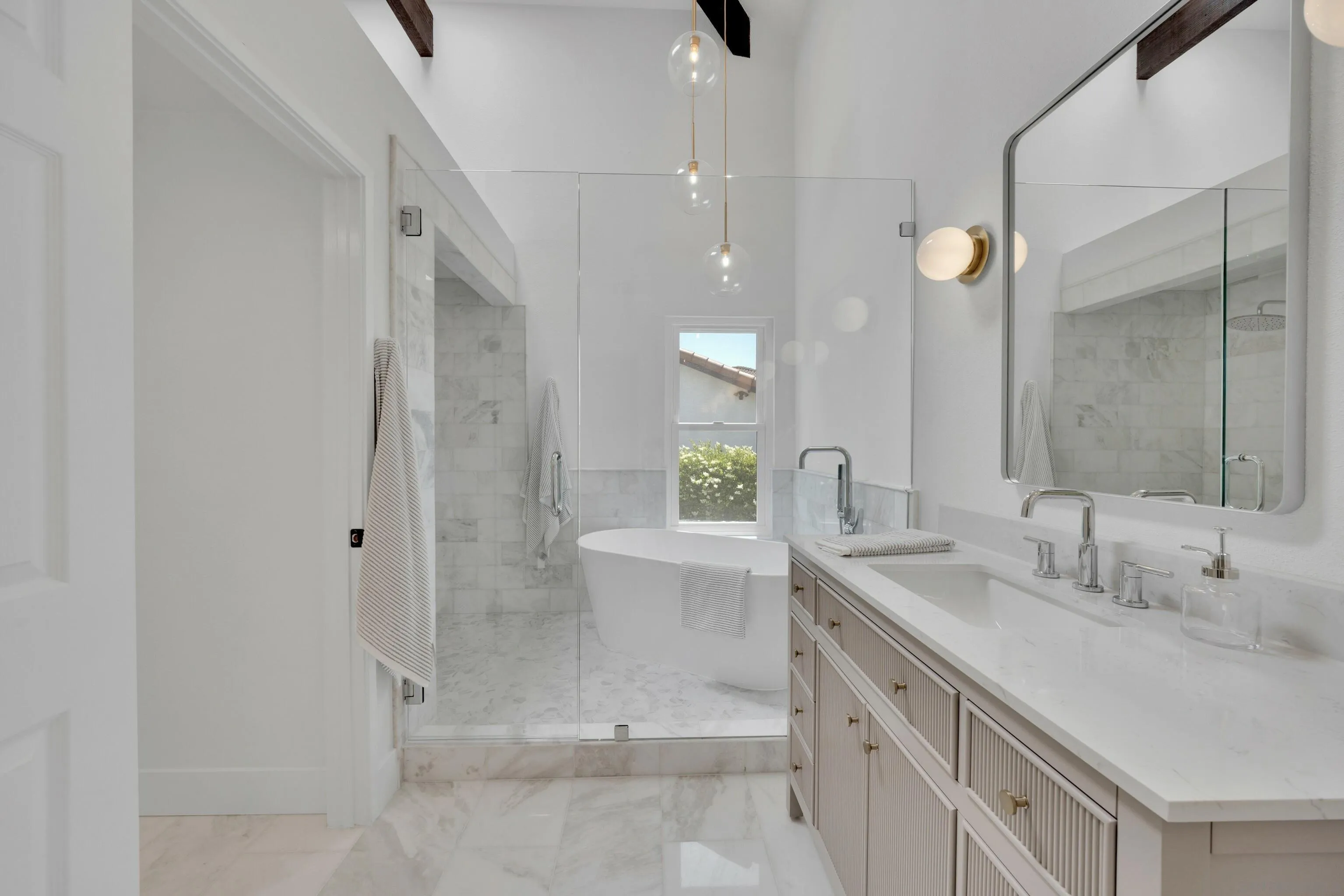 https://cdn.realtyfeed.com/cdn/127/250027368/602e9474644b1e40e1917597e8d162c6.webp
