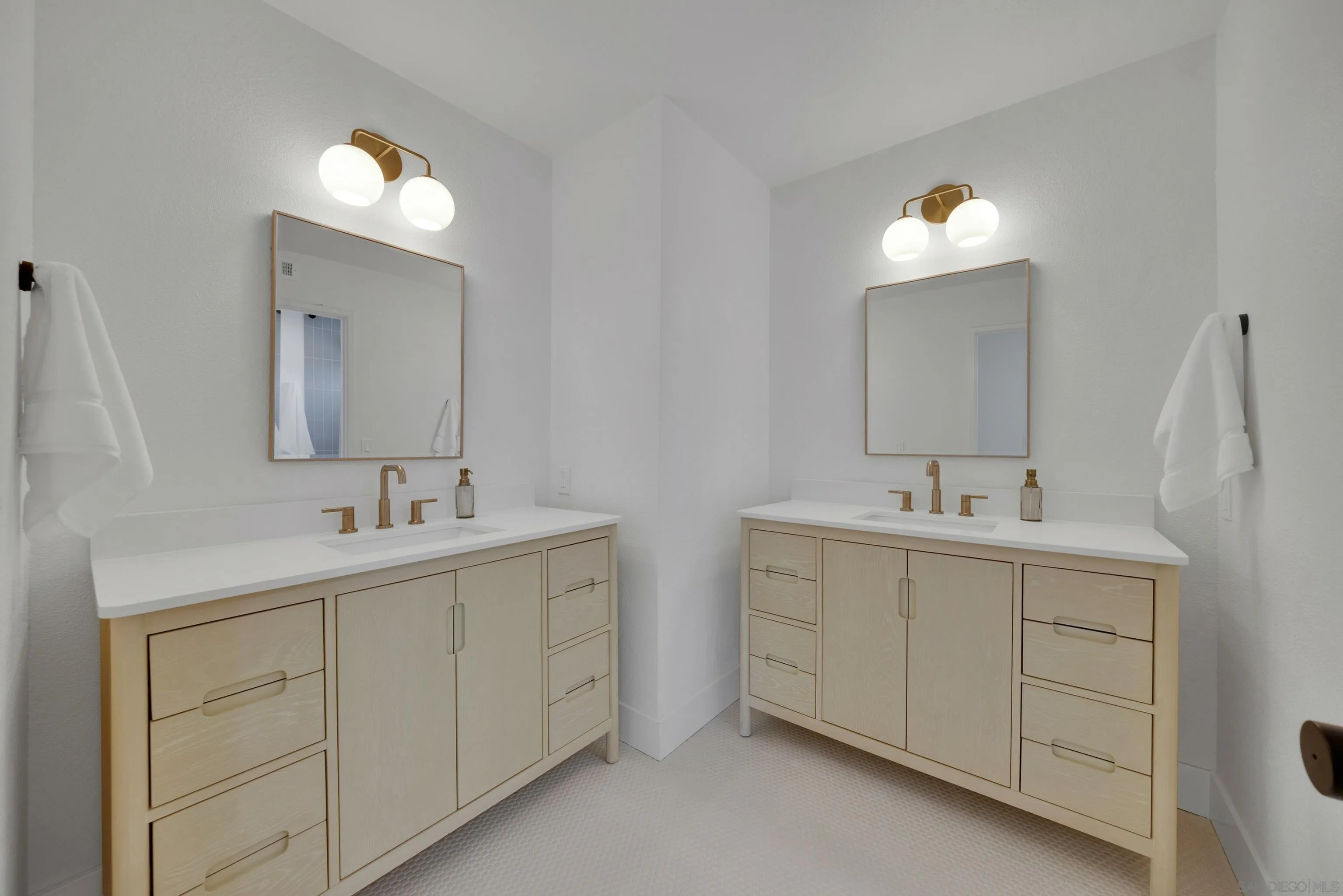 https://cdn.realtyfeed.com/cdn/127/250027368/6f8ae064d8886b0328c1d3adc23f3783.webp