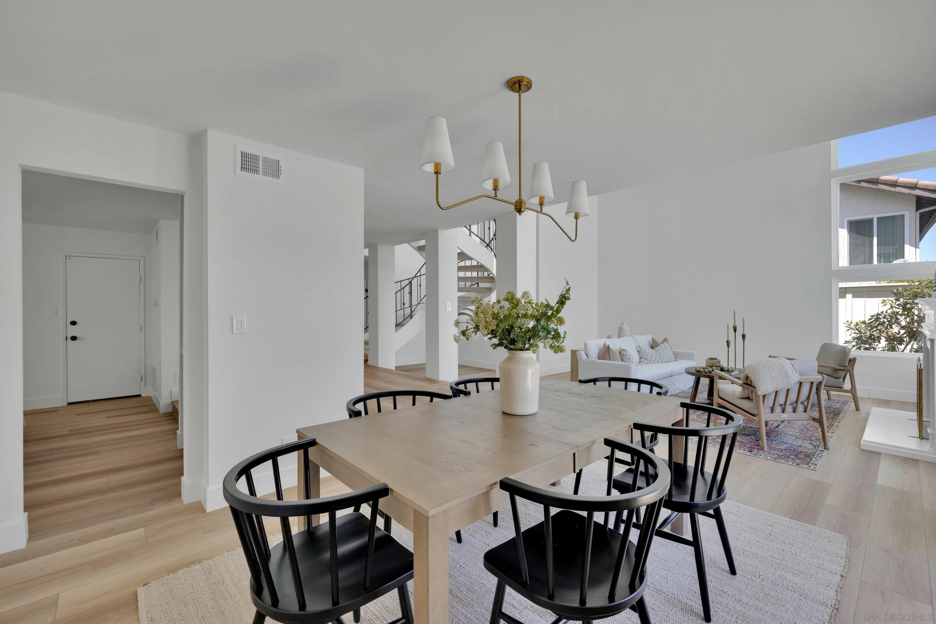 https://cdn.realtyfeed.com/cdn/127/250027368/980d5c8c53eef38cecfb6a86cea0eff9.webp