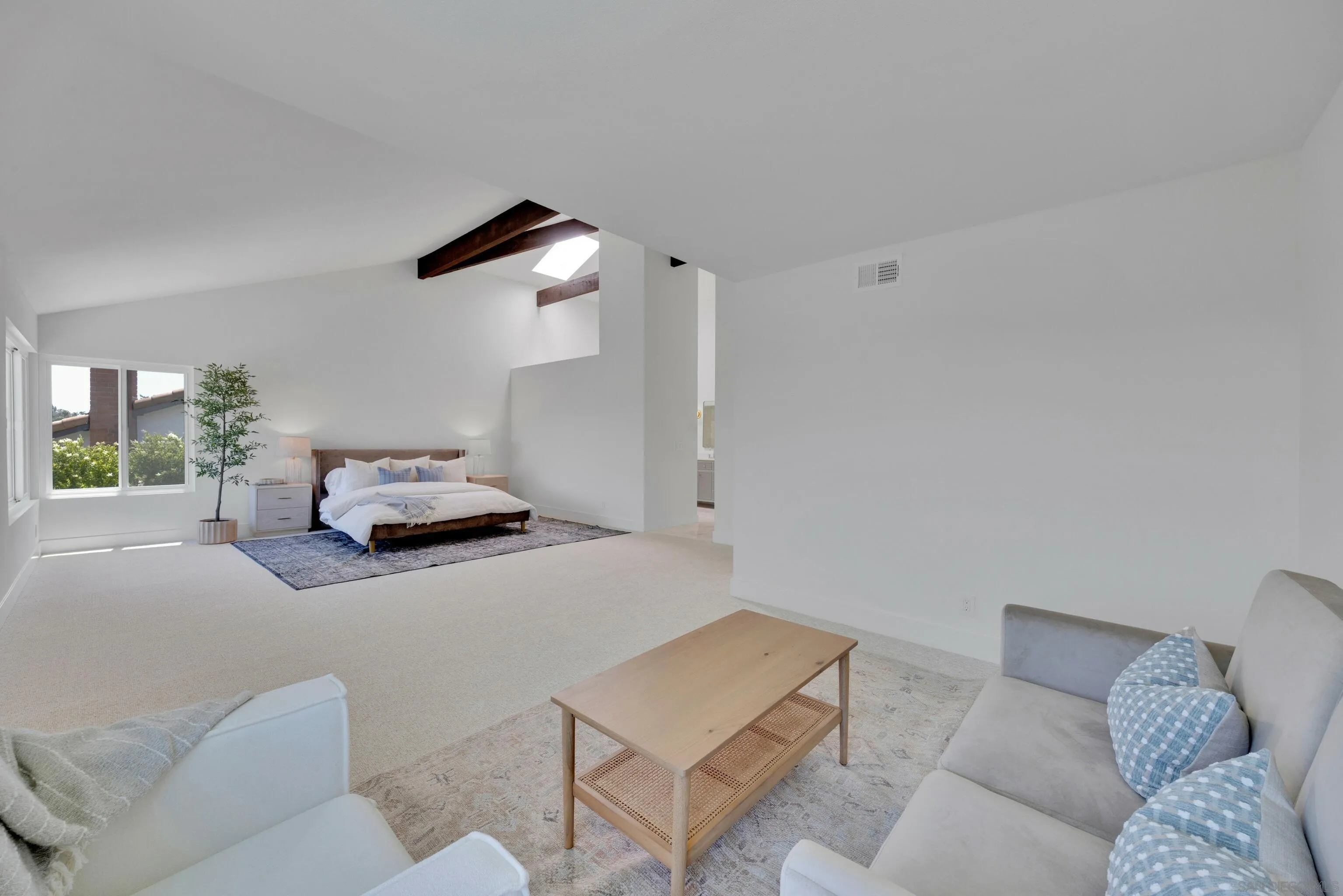 https://cdn.realtyfeed.com/cdn/127/250027368/ade3d0d9de83479b32a0a6dc297a4040.webp