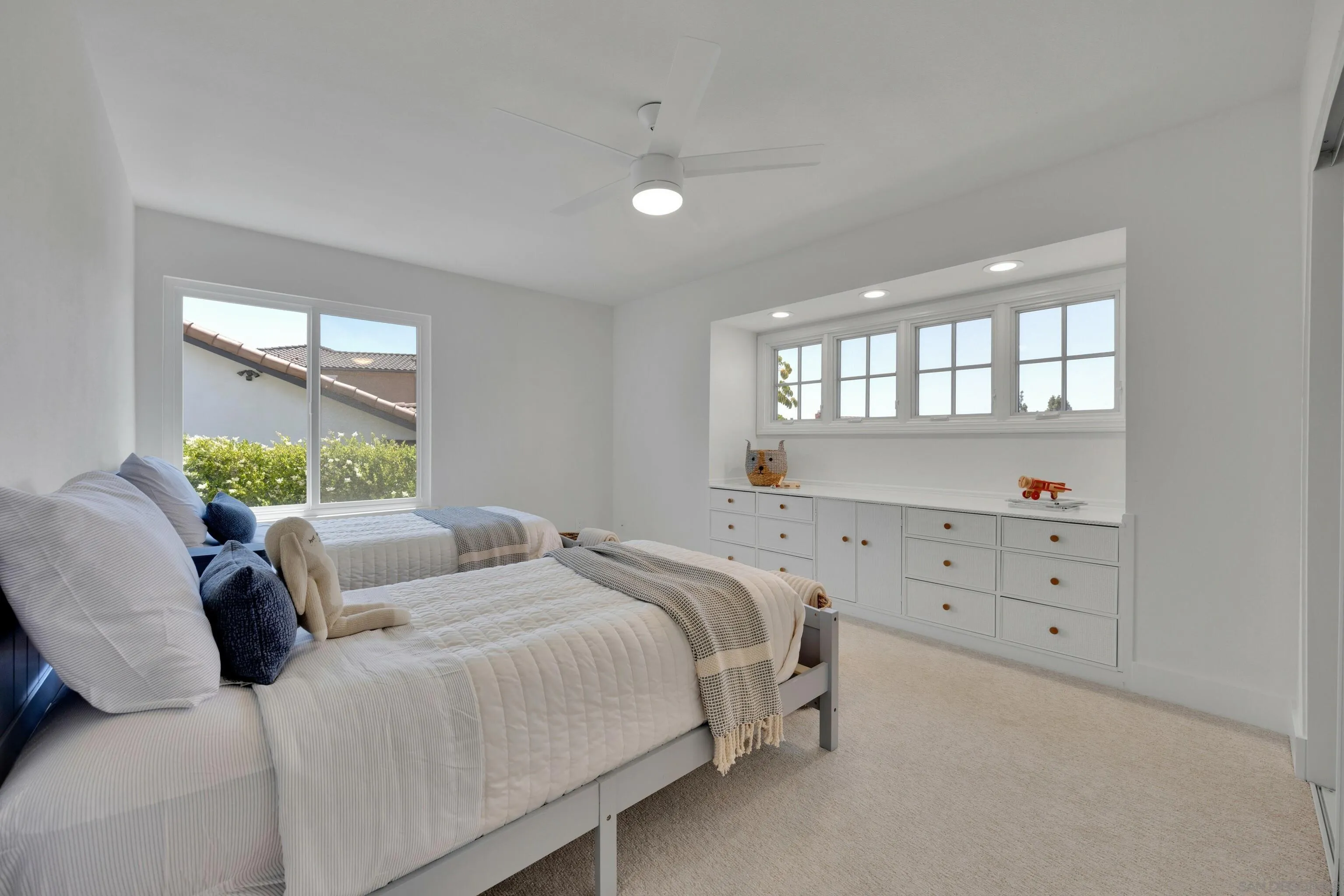 https://cdn.realtyfeed.com/cdn/127/250027368/f3b6eafac60c040fb733dfd17302084e.webp