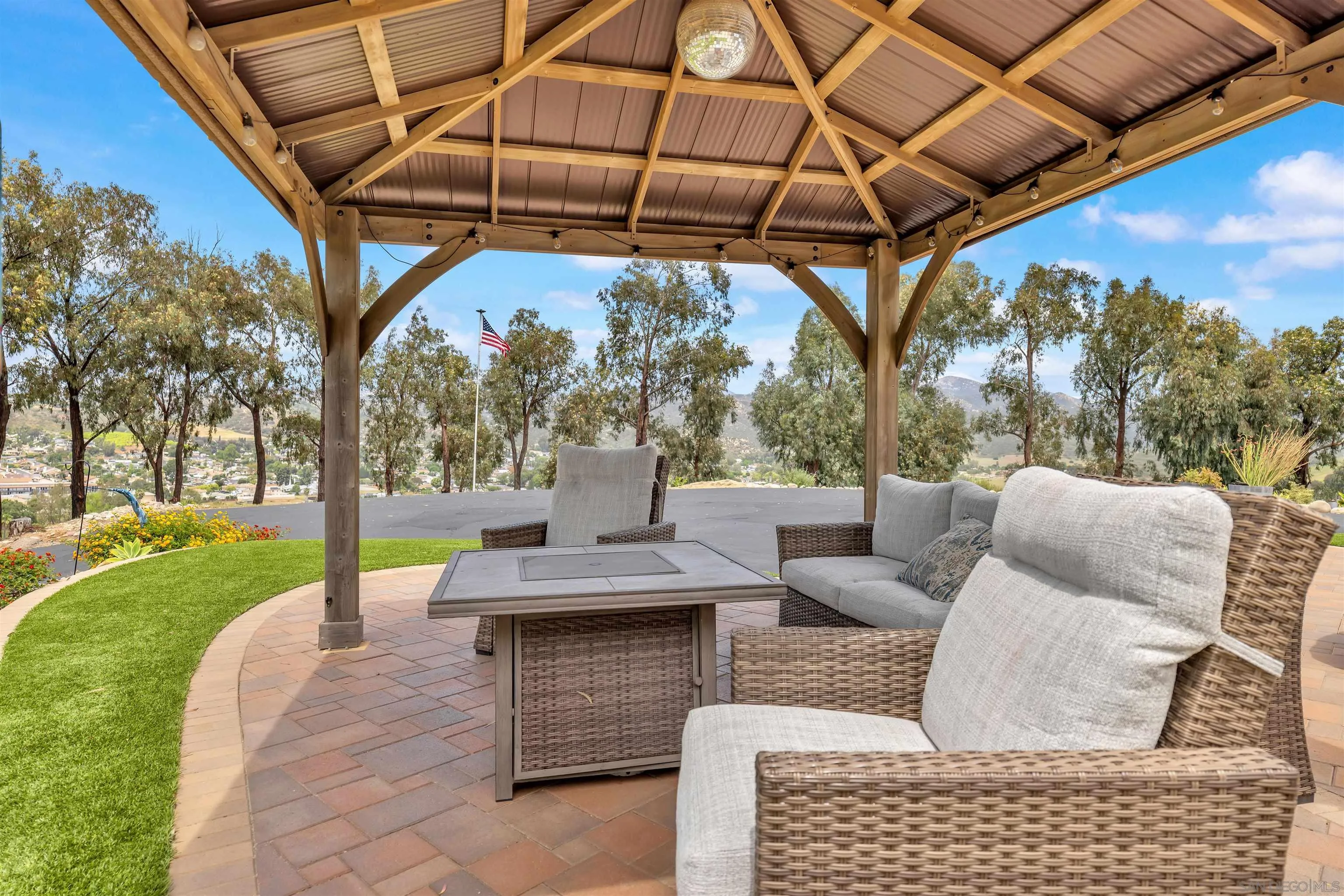 https://cdn.realtyfeed.com/cdn/127/250027386/0124598c0a971a1ece30dc42eff7f48d.webp