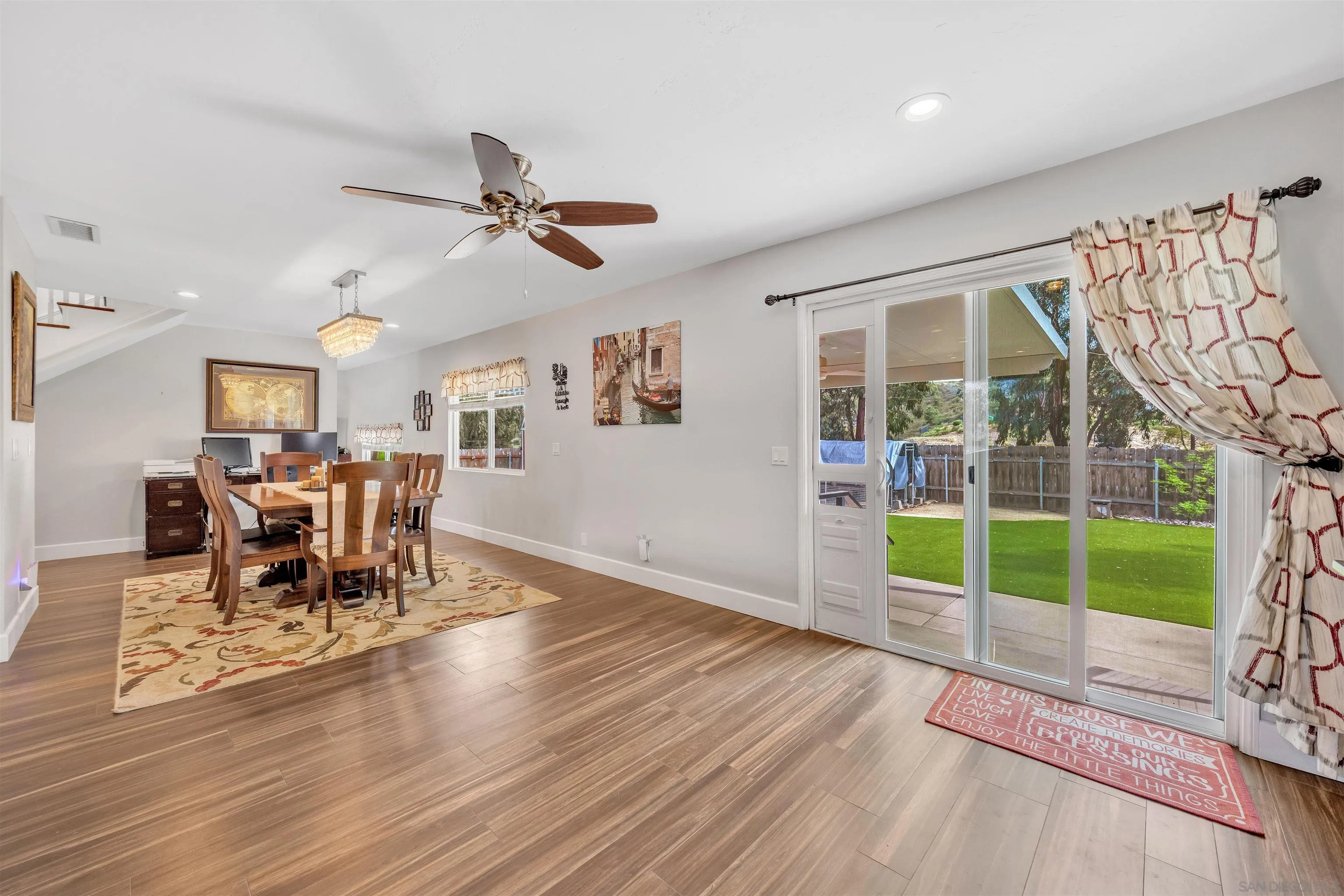 https://cdn.realtyfeed.com/cdn/127/250027386/2f0798b2eb1d1b598b5b9248c68af2ac.webp