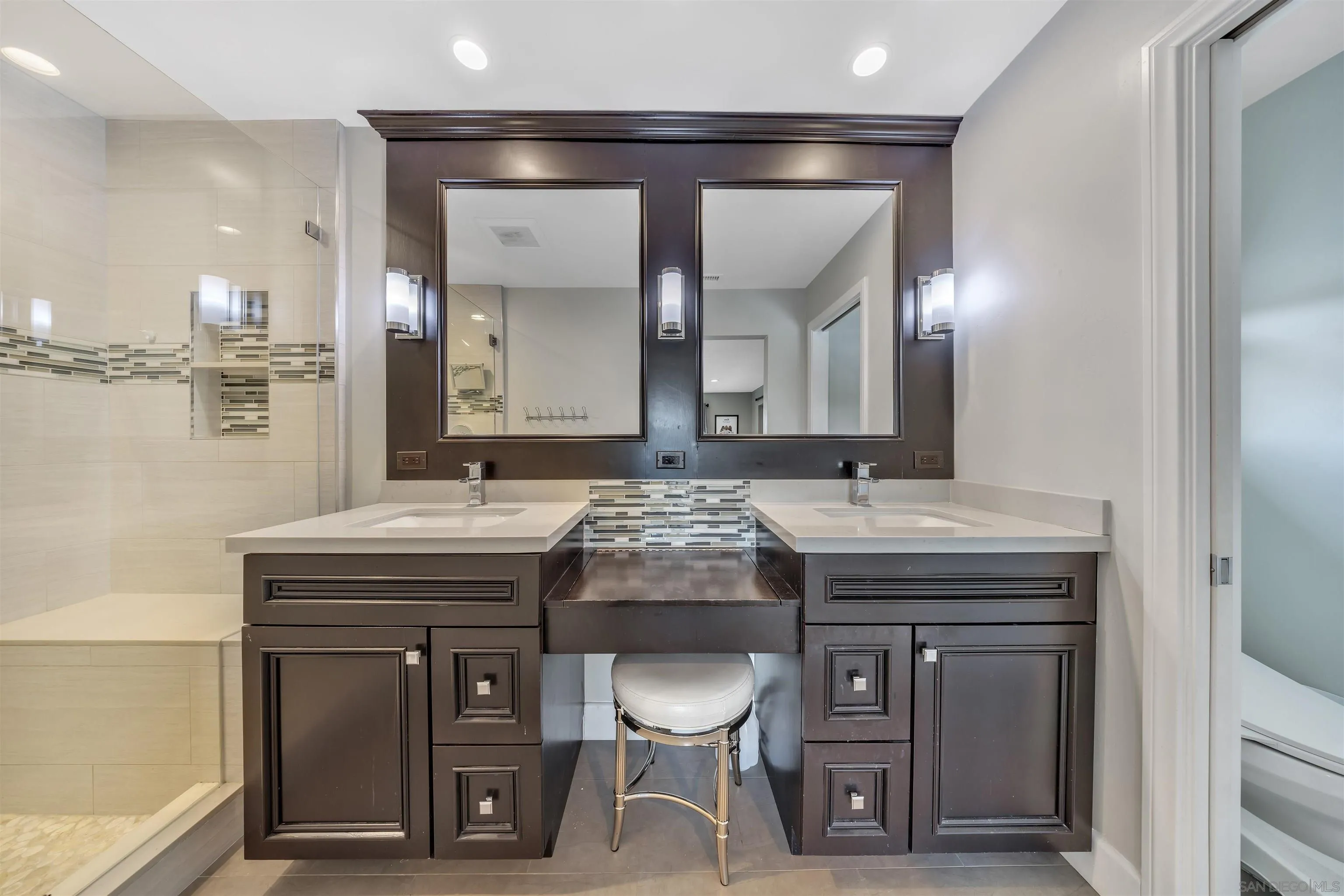 https://cdn.realtyfeed.com/cdn/127/250027386/7d4ee6839e3fefb9cb60a4bb37ed3f04.webp