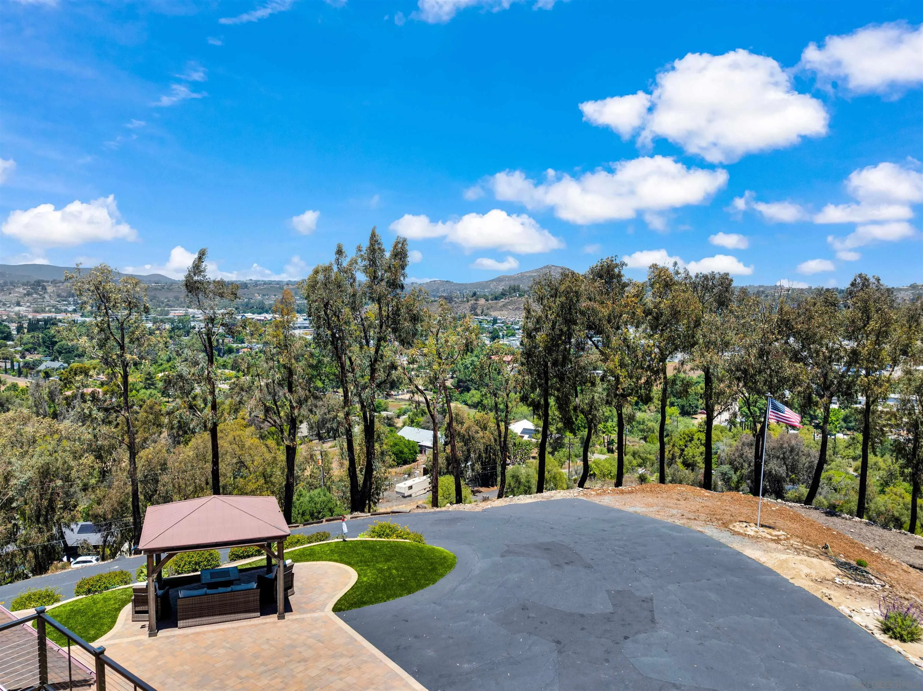 https://cdn.realtyfeed.com/cdn/127/250027386/c4c7a07c4c16b0e0e5f8069ff9be2404.webp