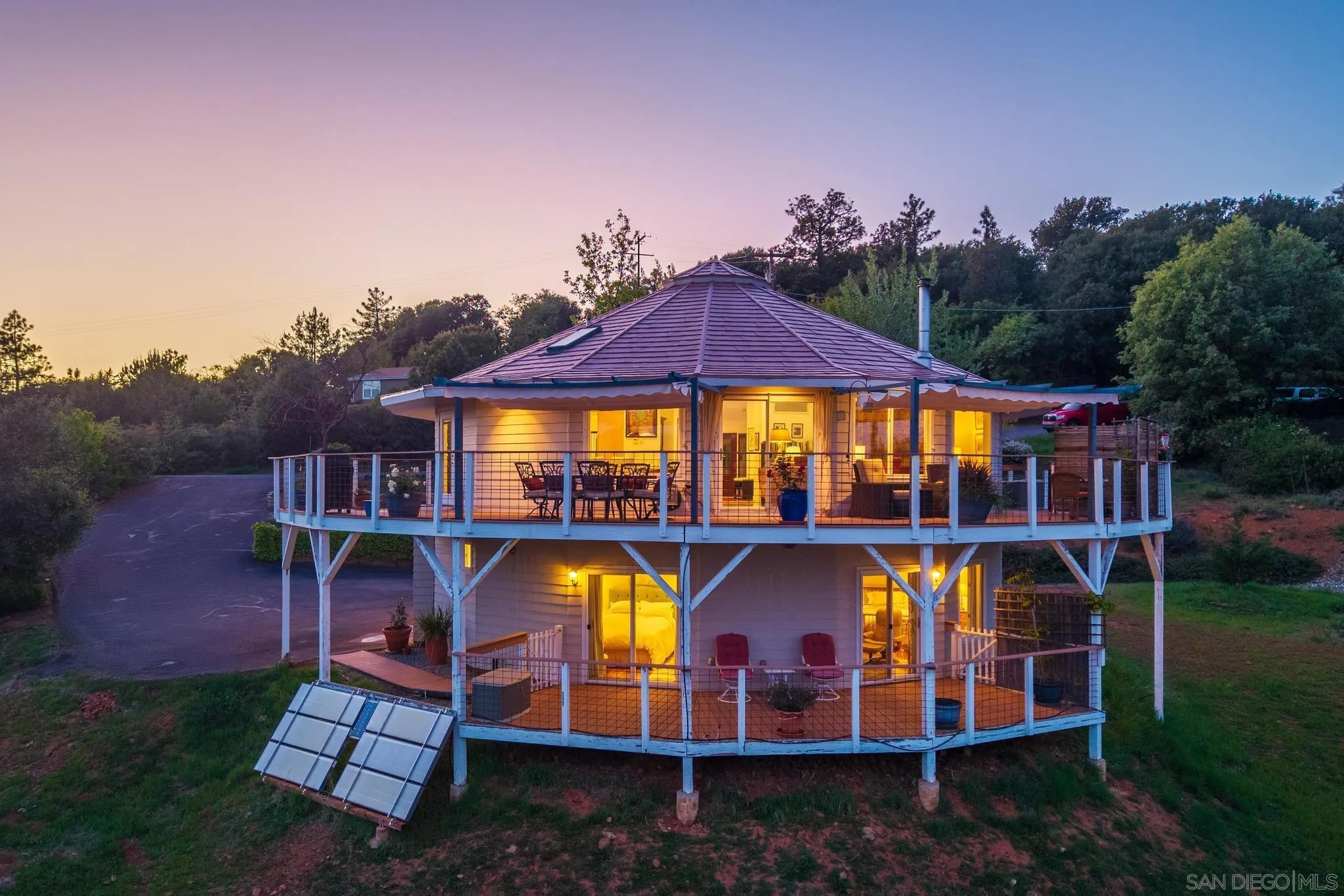 https://cdn.realtyfeed.com/cdn/127/250027409/01480603a234273b42e4d4838c9977a3.webp