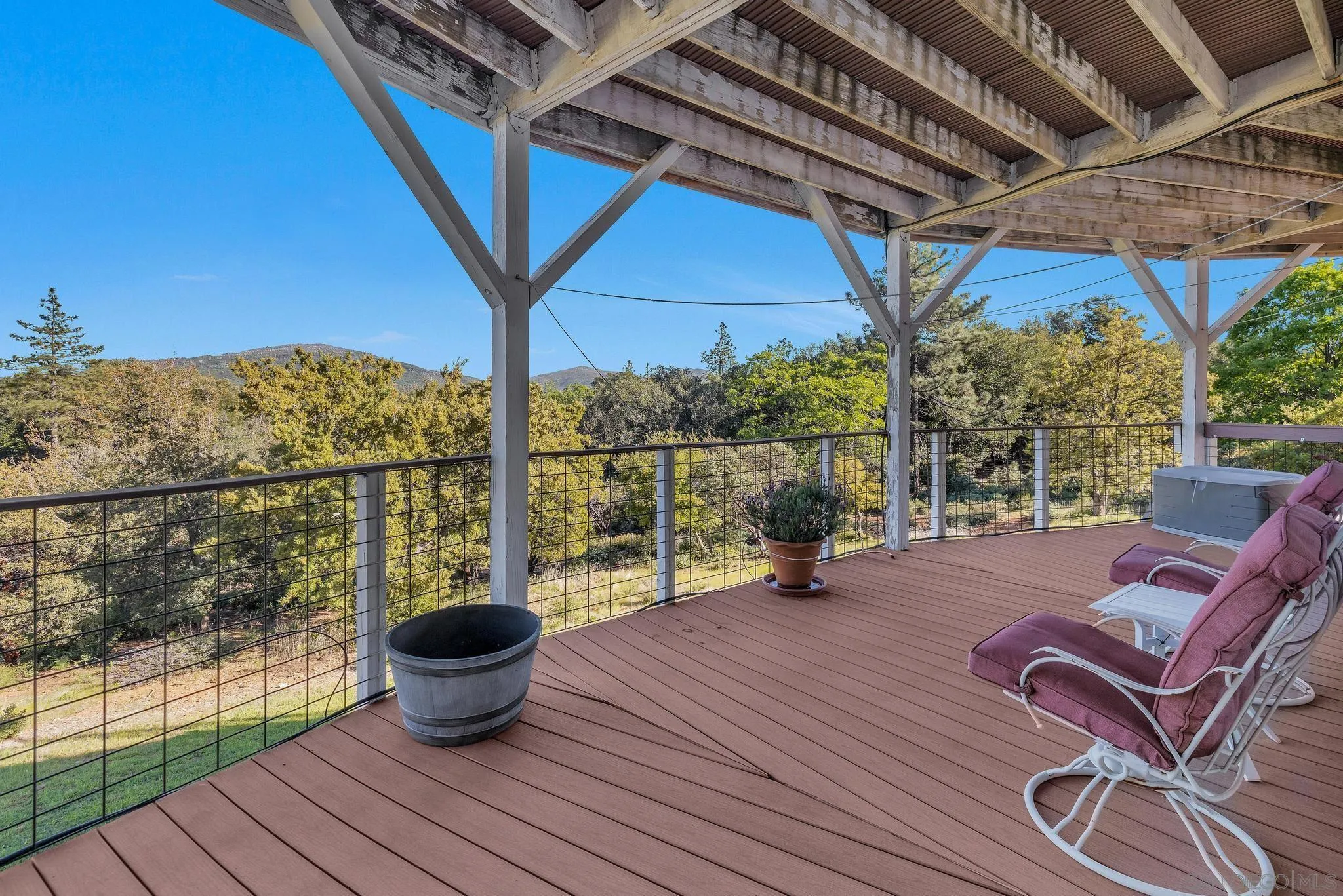 https://cdn.realtyfeed.com/cdn/127/250027409/1b3865f53bee6837267e9741dcfac25e.webp