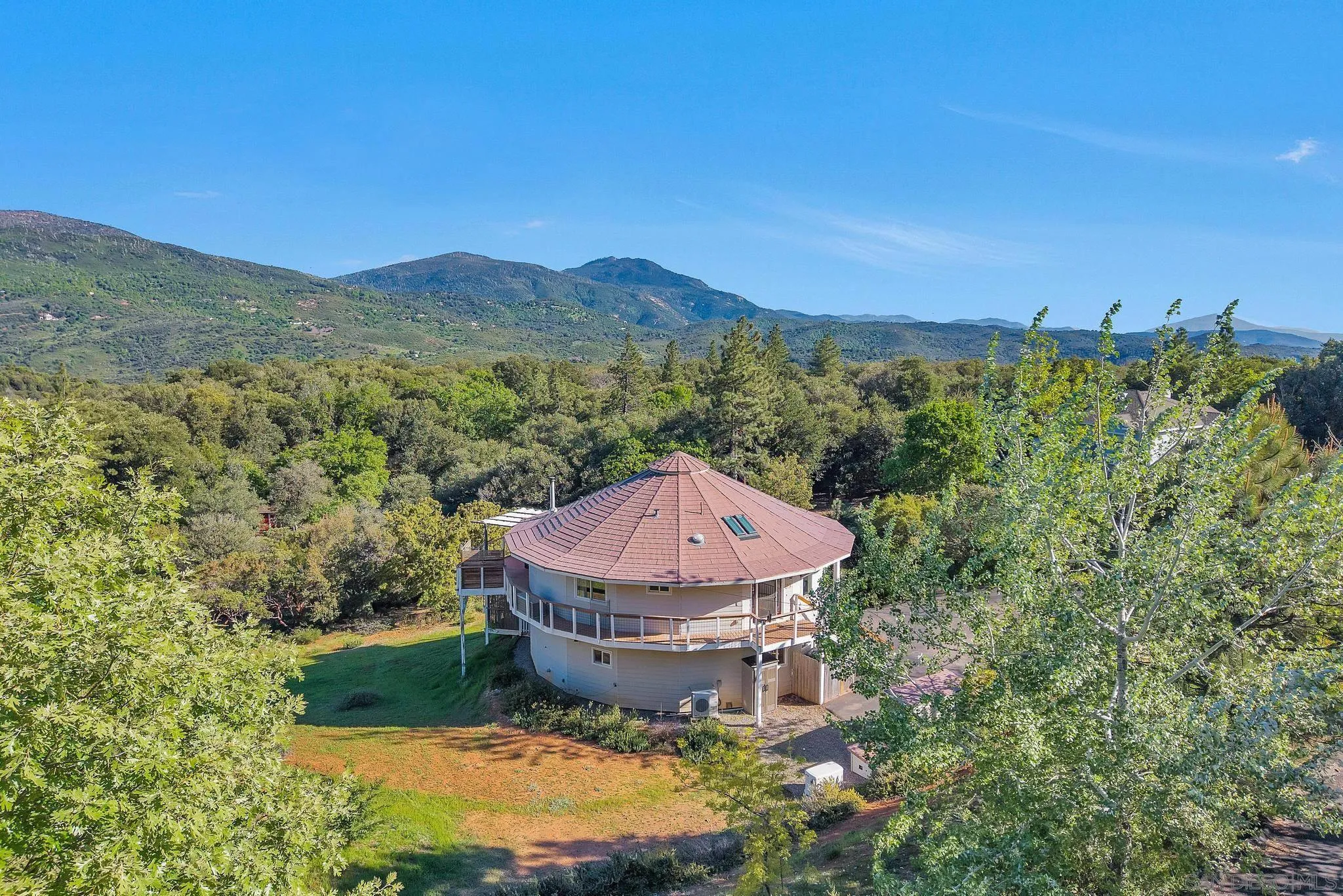 https://cdn.realtyfeed.com/cdn/127/250027409/3b608752355ddc7c681f60558a307e06.webp