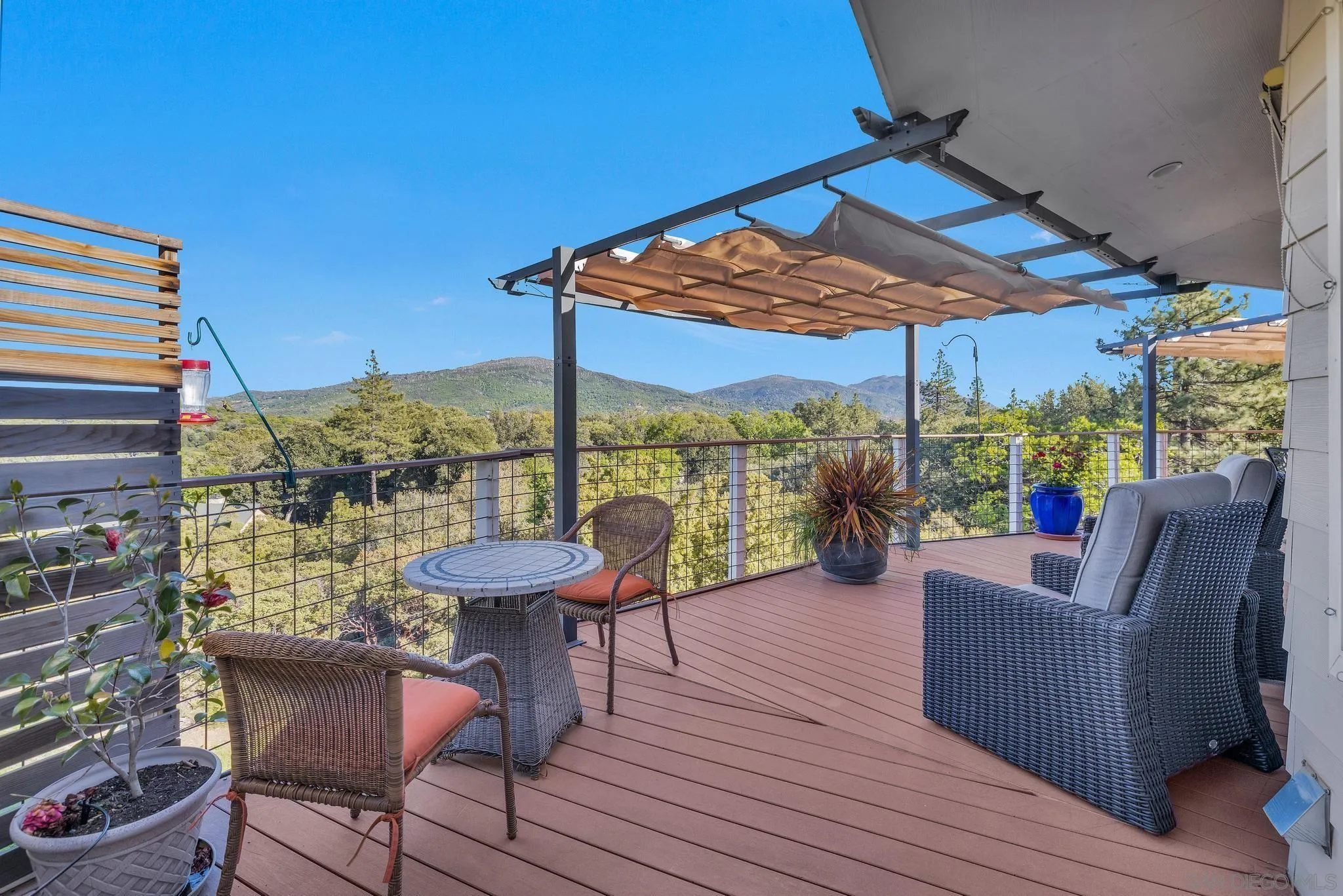 https://cdn.realtyfeed.com/cdn/127/250027409/5a03510147ced0d50bed040edf9707ea.webp