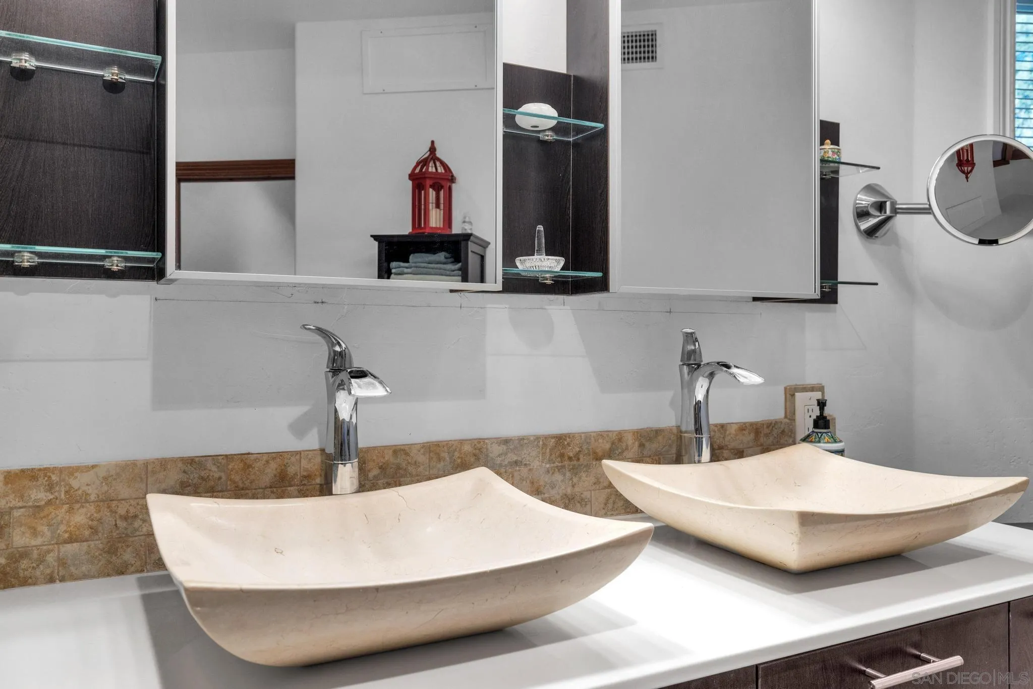 https://cdn.realtyfeed.com/cdn/127/250027409/5d43e40bfe3175c6c84eb3b0612ff76a.webp
