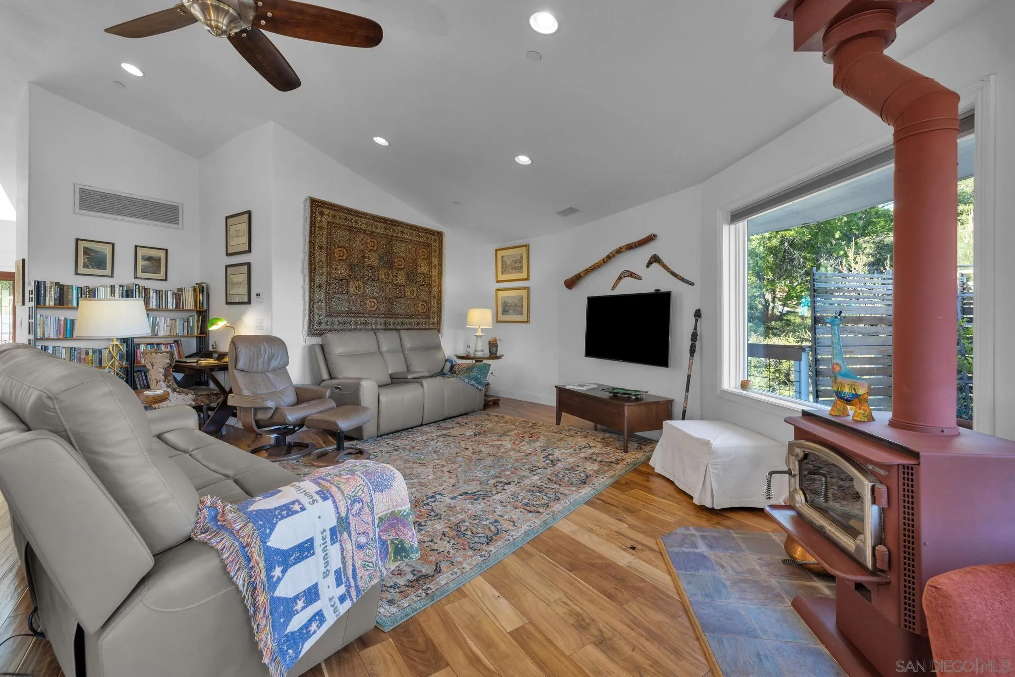 https://cdn.realtyfeed.com/cdn/127/250027409/6871d6e385598941133fefa64caf7ab4.webp