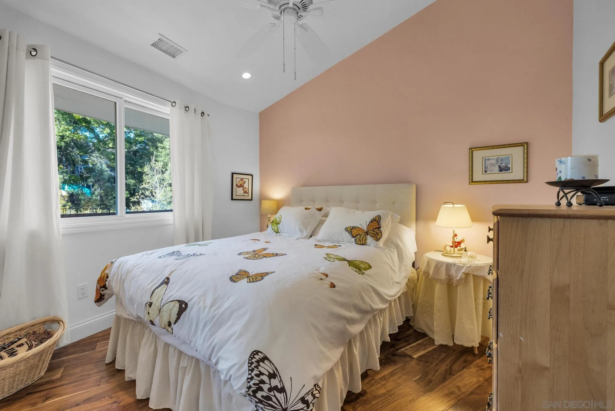 https://cdn.realtyfeed.com/cdn/127/250027409/9e1646427d72b5706dad82e293c4c988.webp