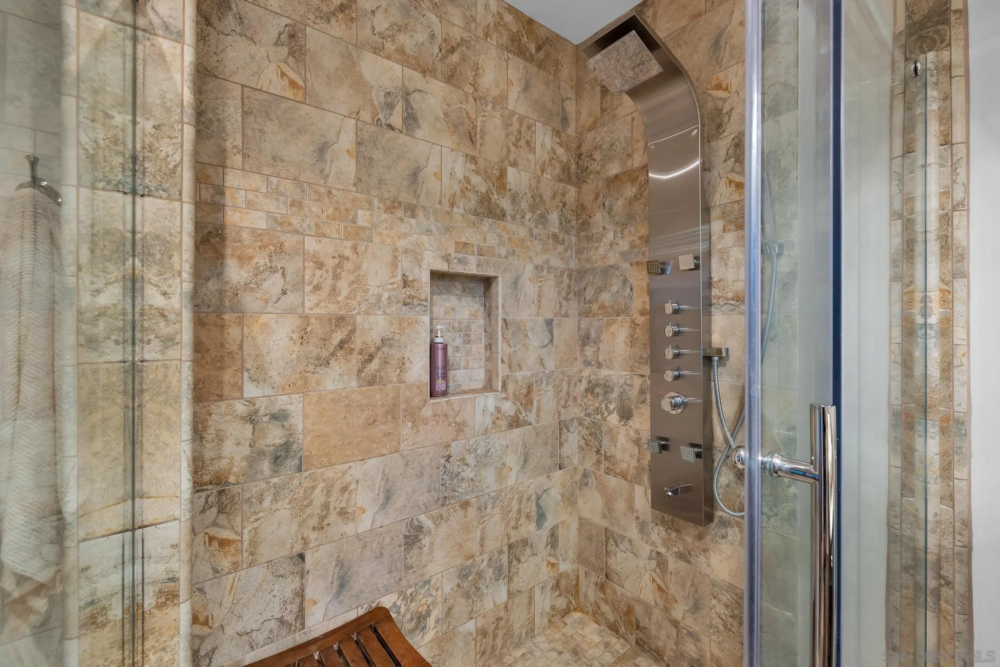 https://cdn.realtyfeed.com/cdn/127/250027409/b0dc99e0e6d6130a80fc64bdf2910a8e.webp