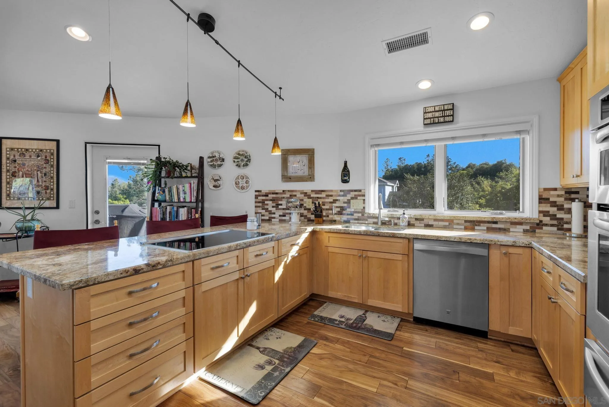 https://cdn.realtyfeed.com/cdn/127/250027409/f1b2c211611fcac51e8c81797c5c500d.webp