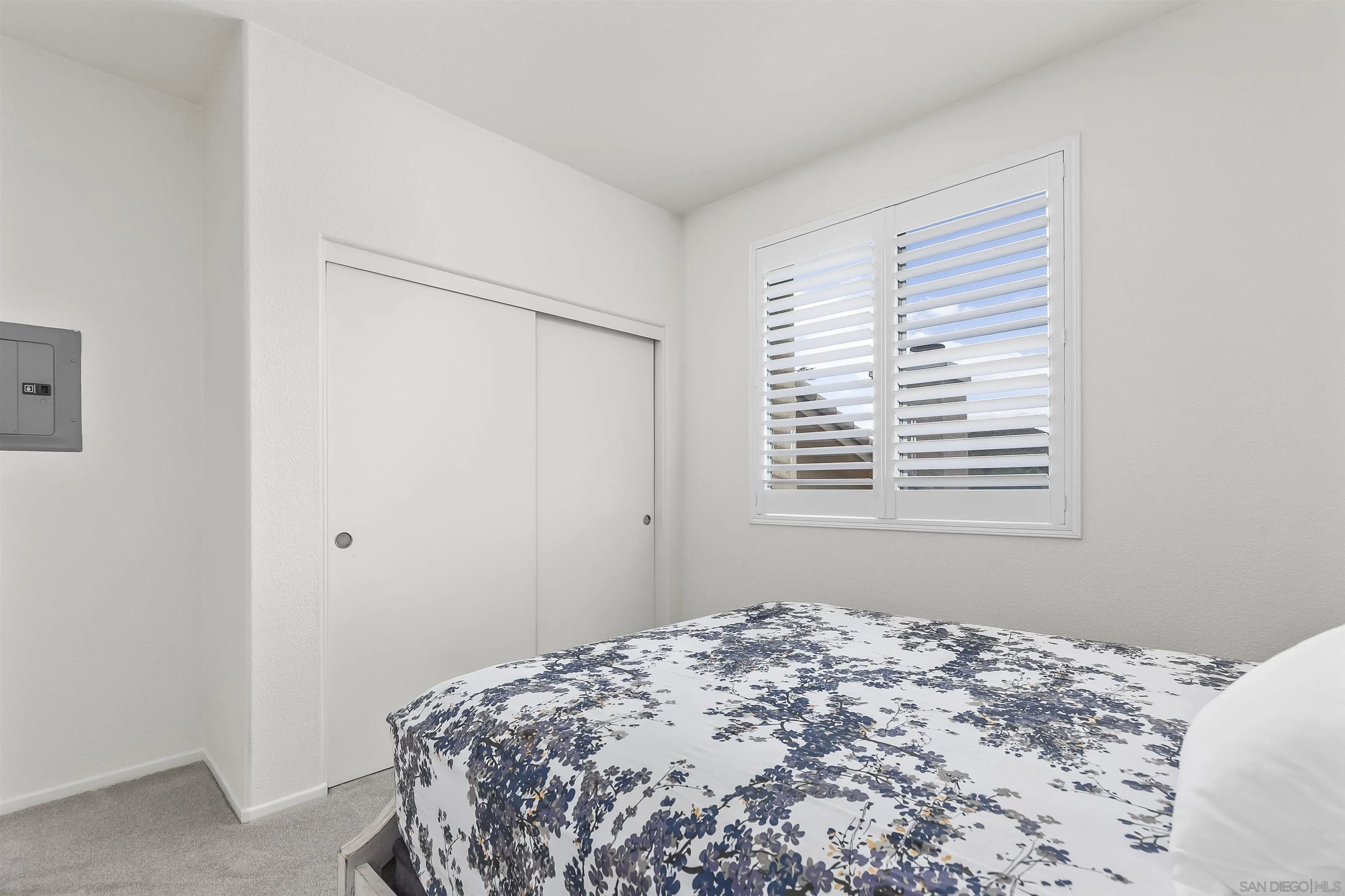https://cdn.realtyfeed.com/cdn/127/250027430/33c6d8e51906a636146ad5a1a955733f.webp