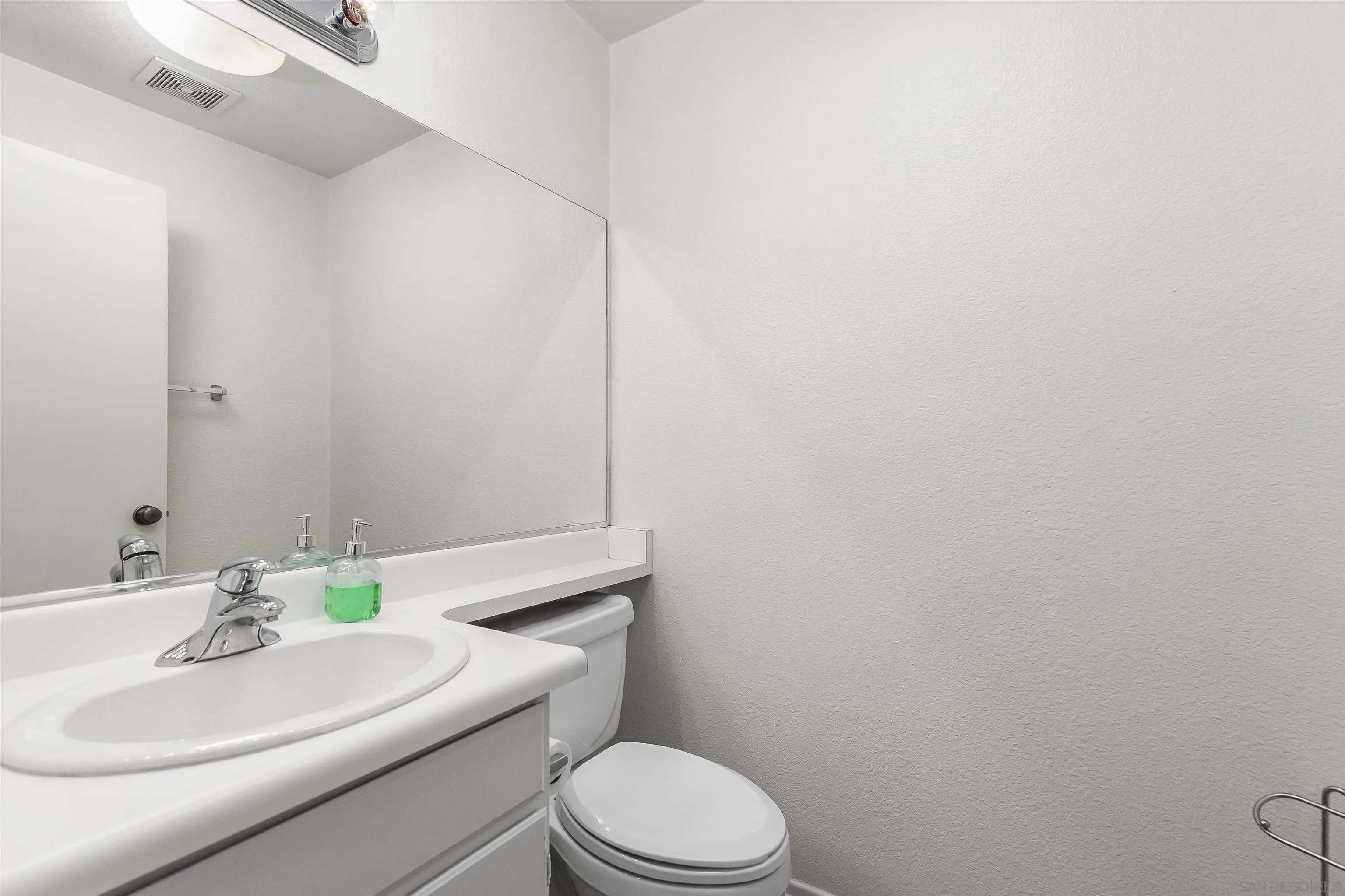 https://cdn.realtyfeed.com/cdn/127/250027430/5d42d35fcd41879bc9c6292ae600eaed.webp