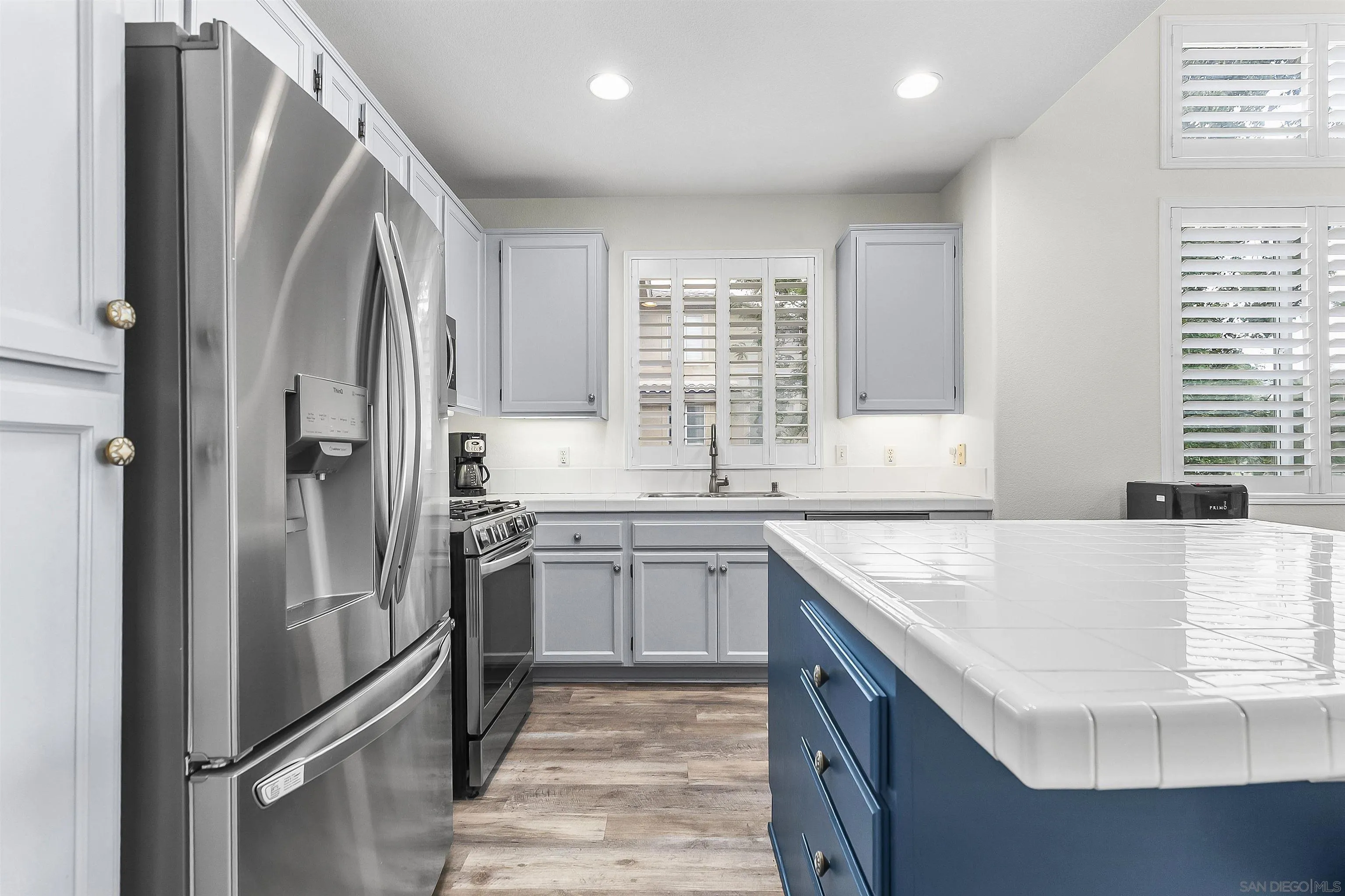https://cdn.realtyfeed.com/cdn/127/250027430/ba853728c5a929682aee28526a884af6.webp