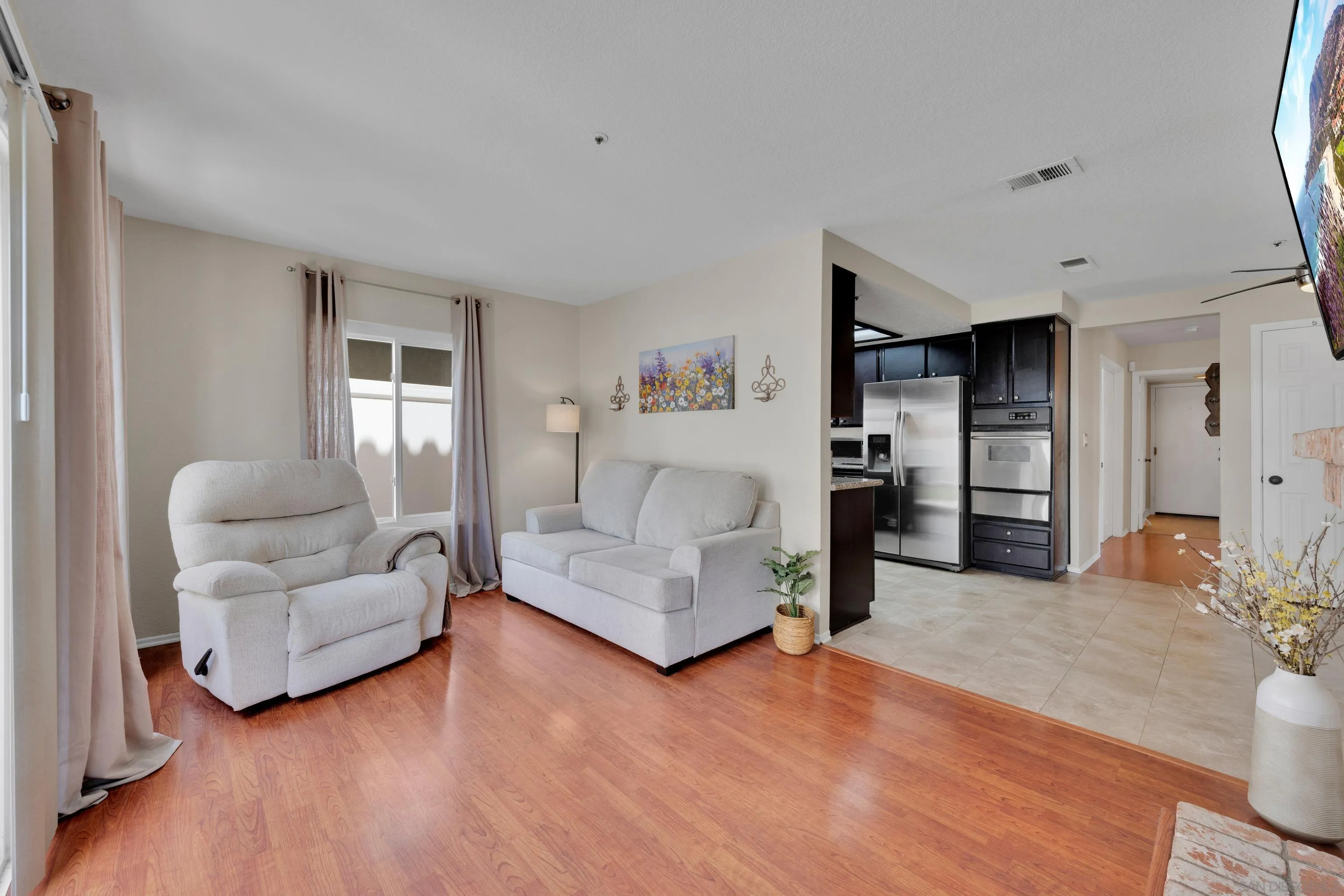 https://cdn.realtyfeed.com/cdn/127/250027434/0562b2bc08673f98dddf049980d78cc1.webp