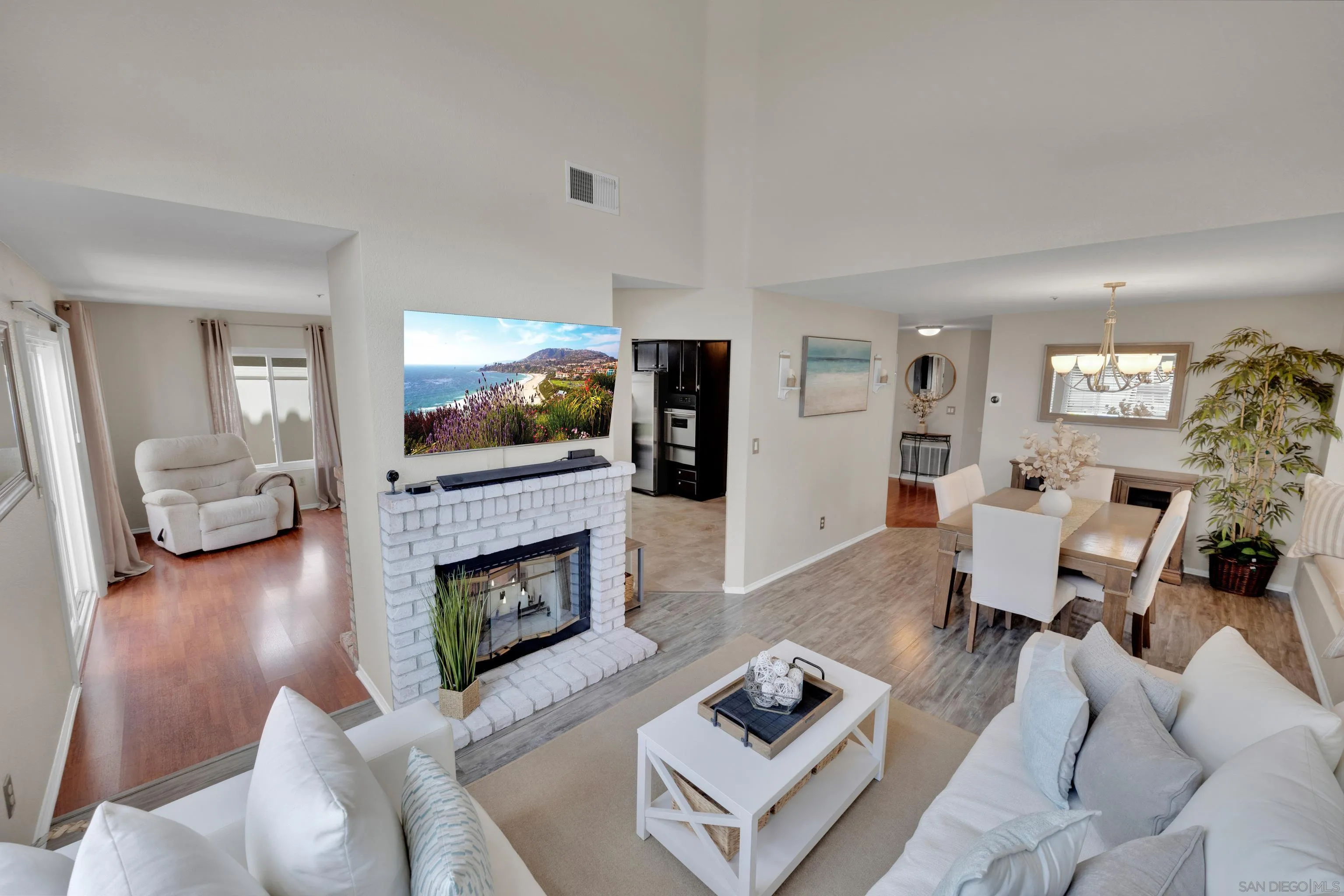 https://cdn.realtyfeed.com/cdn/127/250027434/ec1114af3b2ee80408b0704e2f9f2863.webp