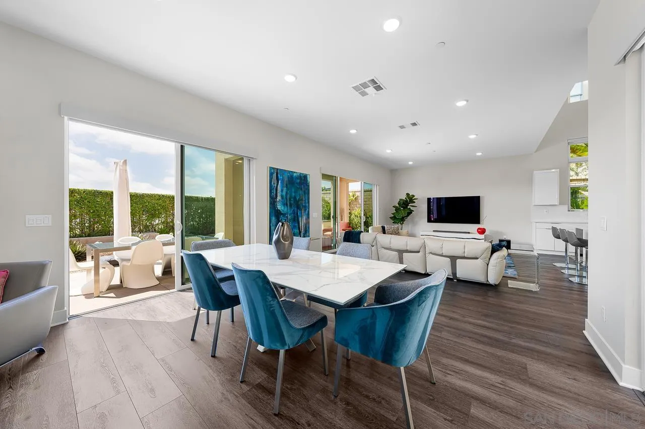 https://cdn.realtyfeed.com/cdn/127/250027437/d7b902bb7f6580f29a9bddab32340cb4.webp