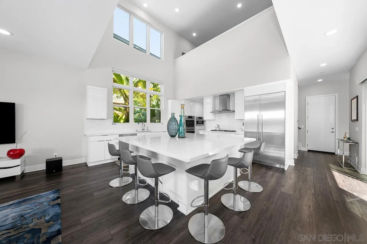 https://cdn.realtyfeed.com/cdn/127/250027437/f33de900cf0d72e0f95f32a849506ff0.webp