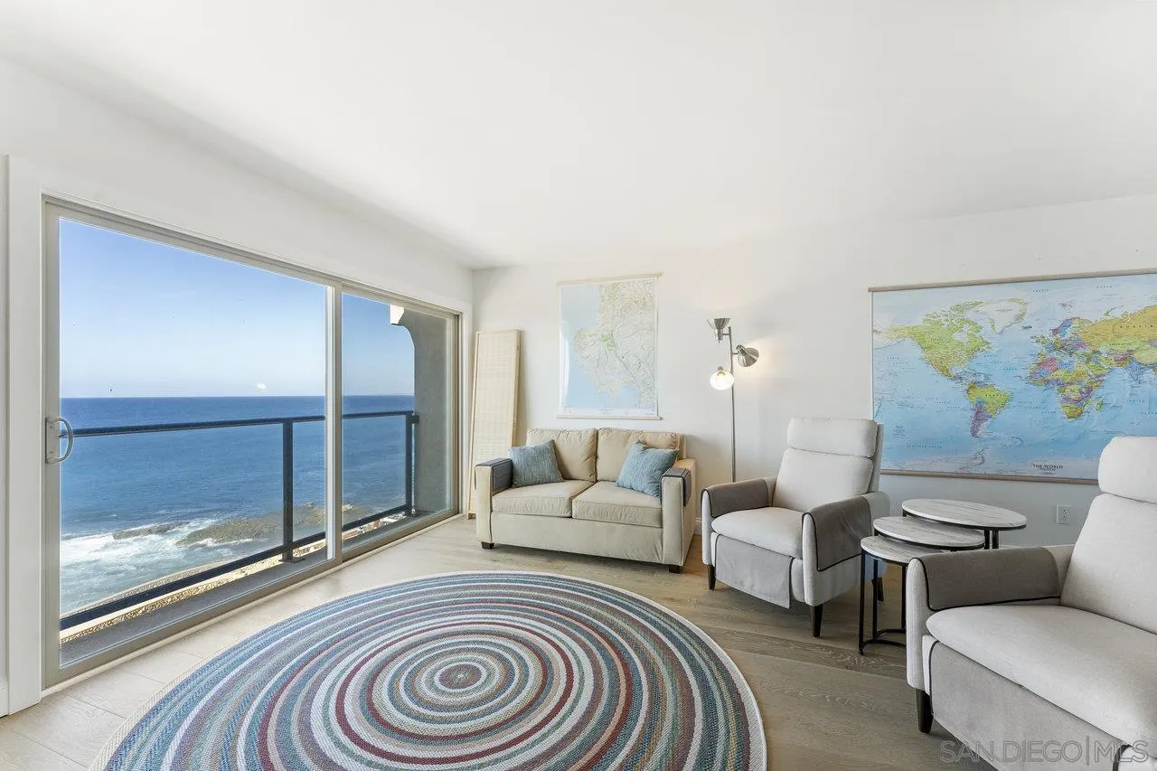 La Jolla, CA 92037
