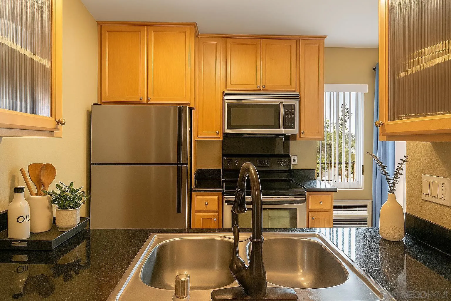 Photo #2: 250027459 Listing 