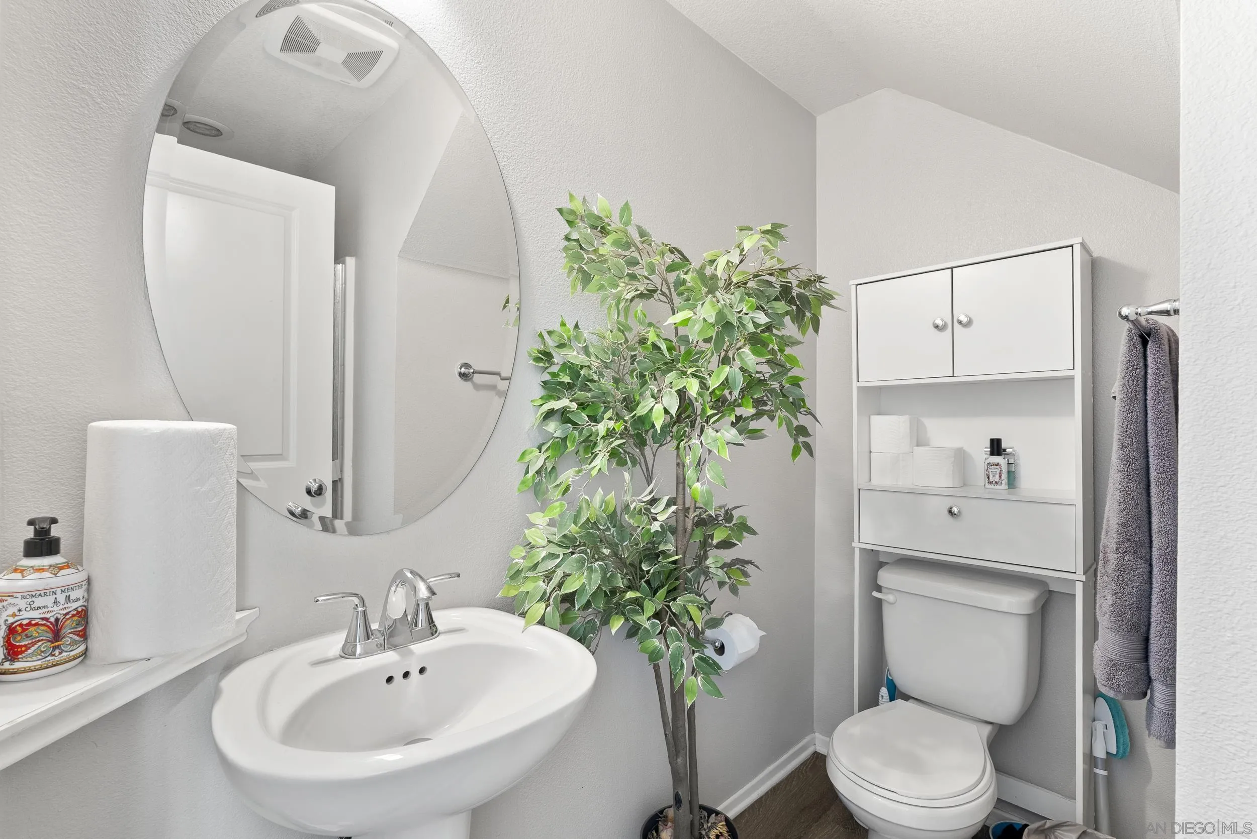 Photo #5: 250027460 Listing 
