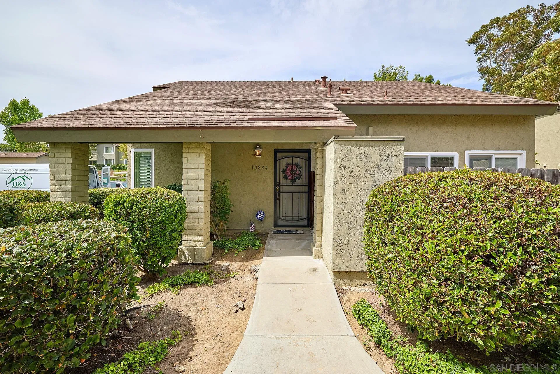 Photo #2: 250027472 Listing 