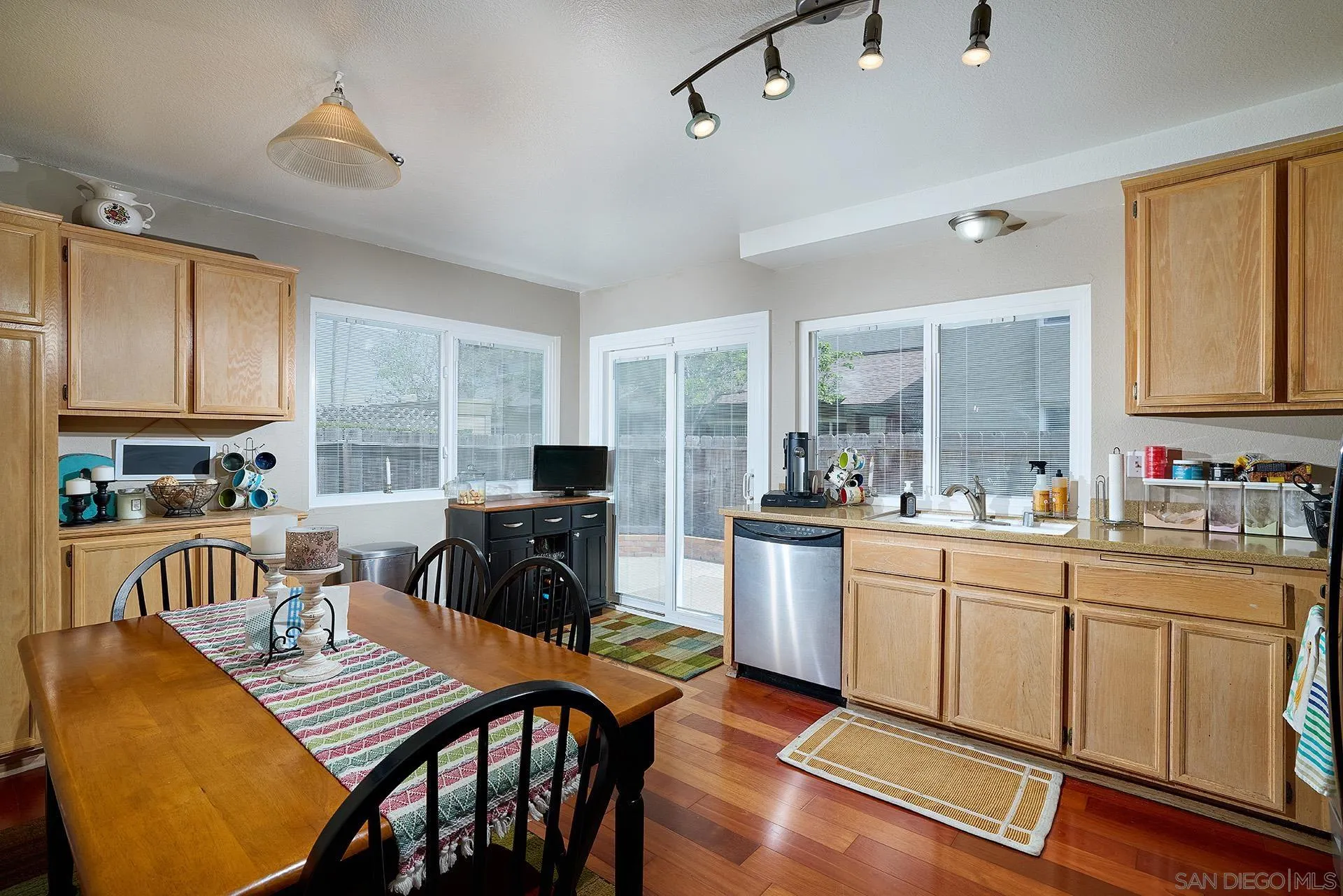 Photo #9: 250027472 Listing: Photo #9