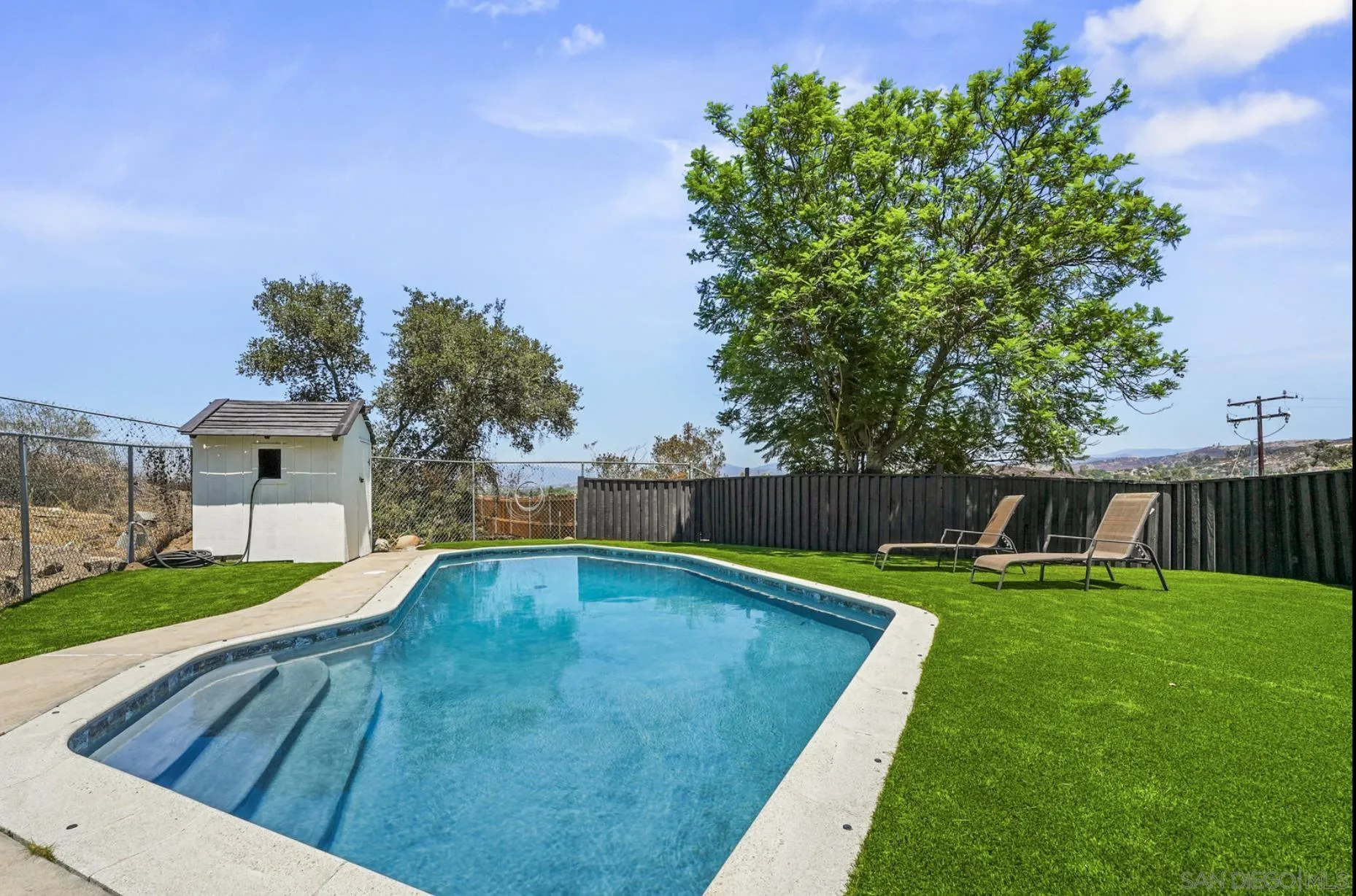 https://cdn.realtyfeed.com/cdn/127/250027479/39cdaef2359d70d3d949791344c01cd2.webp