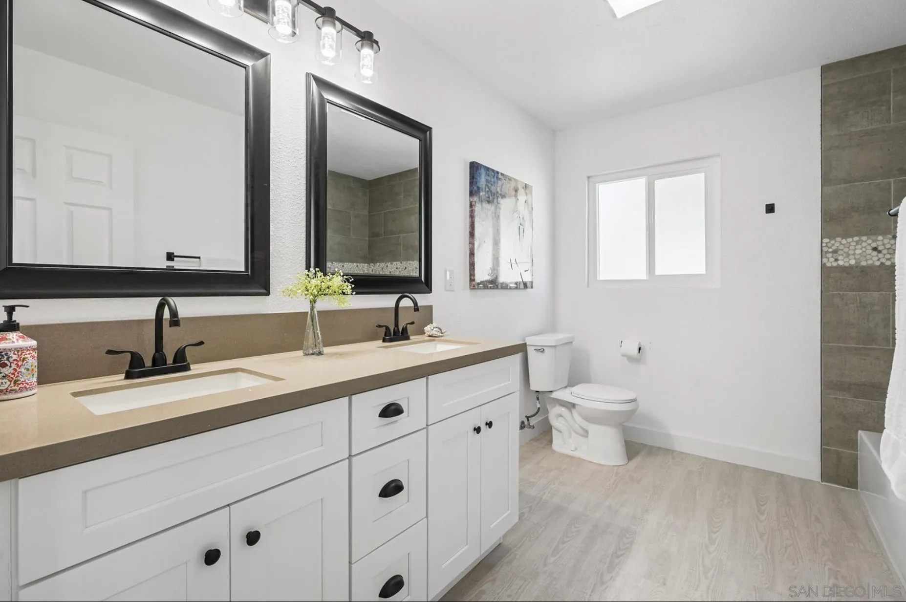 https://cdn.realtyfeed.com/cdn/127/250027479/4f964b46d73989a359e3ceb4a9b166a1.webp