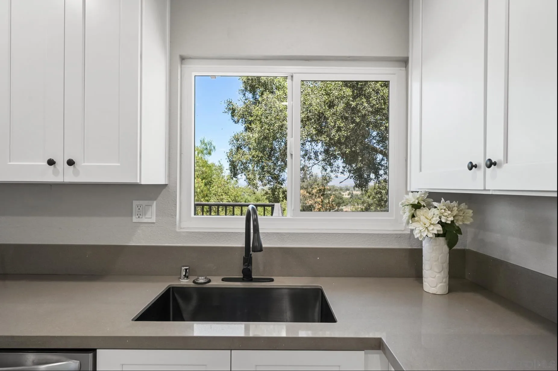 https://cdn.realtyfeed.com/cdn/127/250027479/813fbf0fce057f96a1b37444c78a7e81.webp