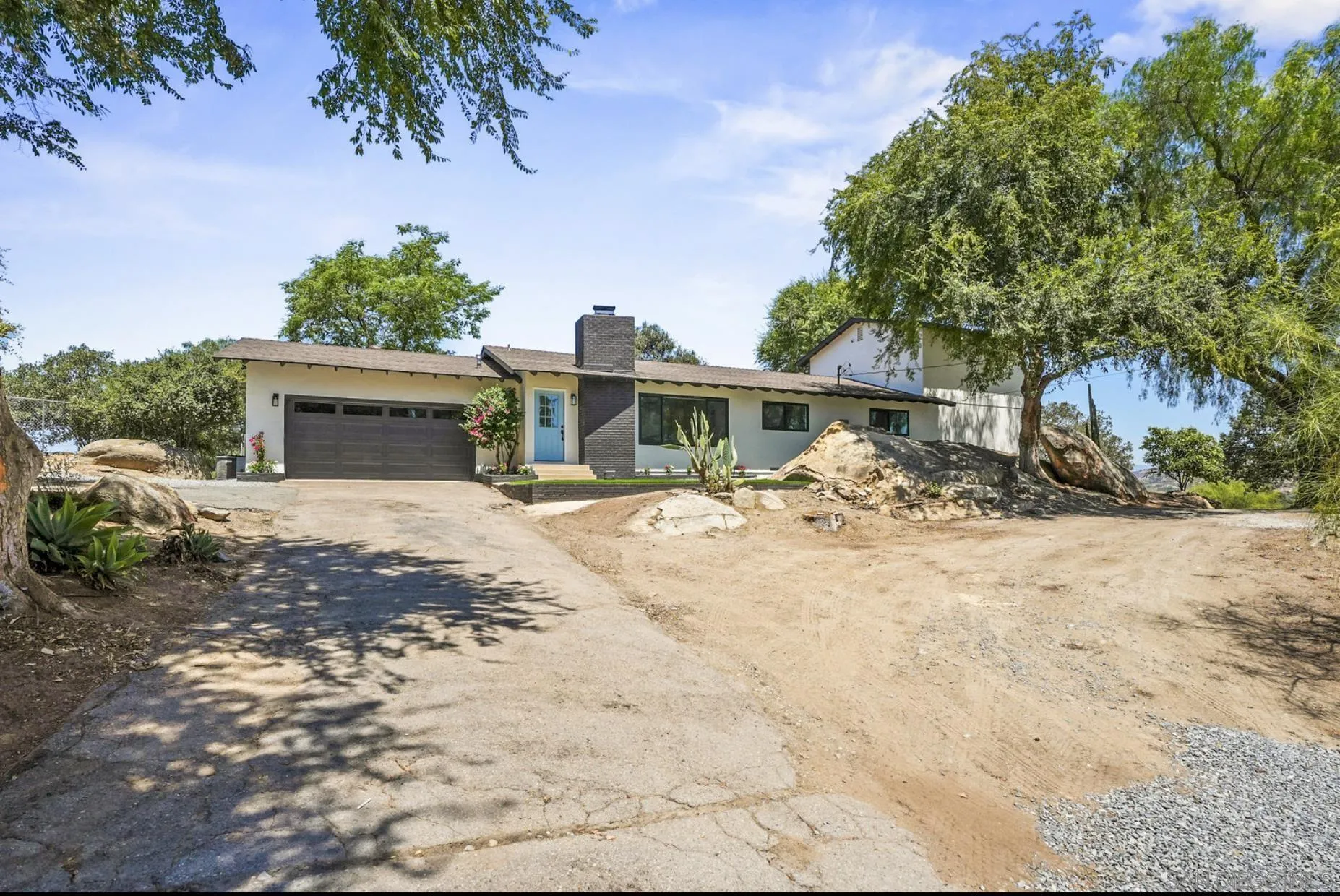 https://cdn.realtyfeed.com/cdn/127/250027479/8e66c6d1a7107f88eff91c0096cced29.webp